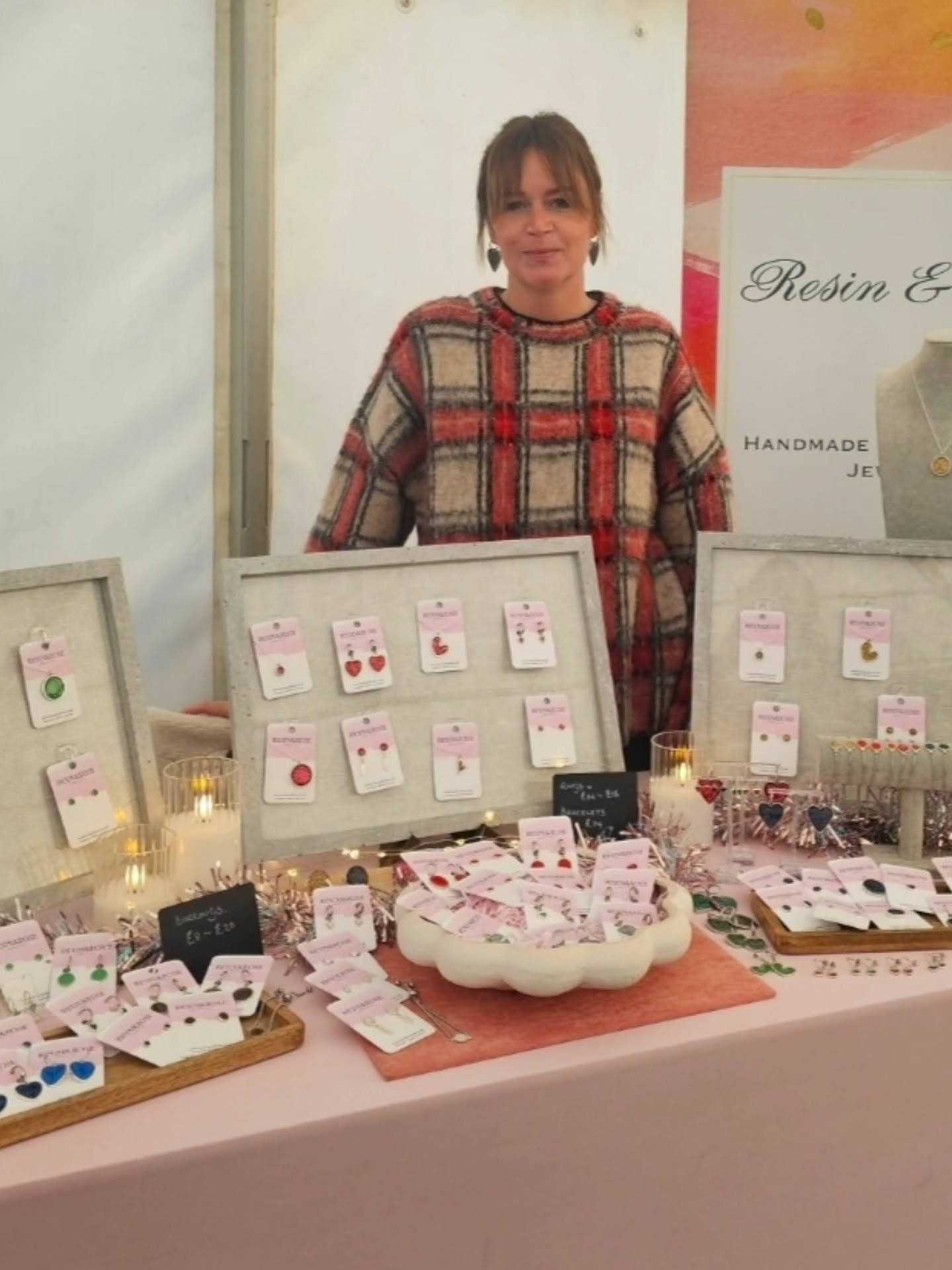 Christmas Market in full swing...... @the_royaloak ~ here till 4pm and back tomorrow, 10am~ 4pm xXx