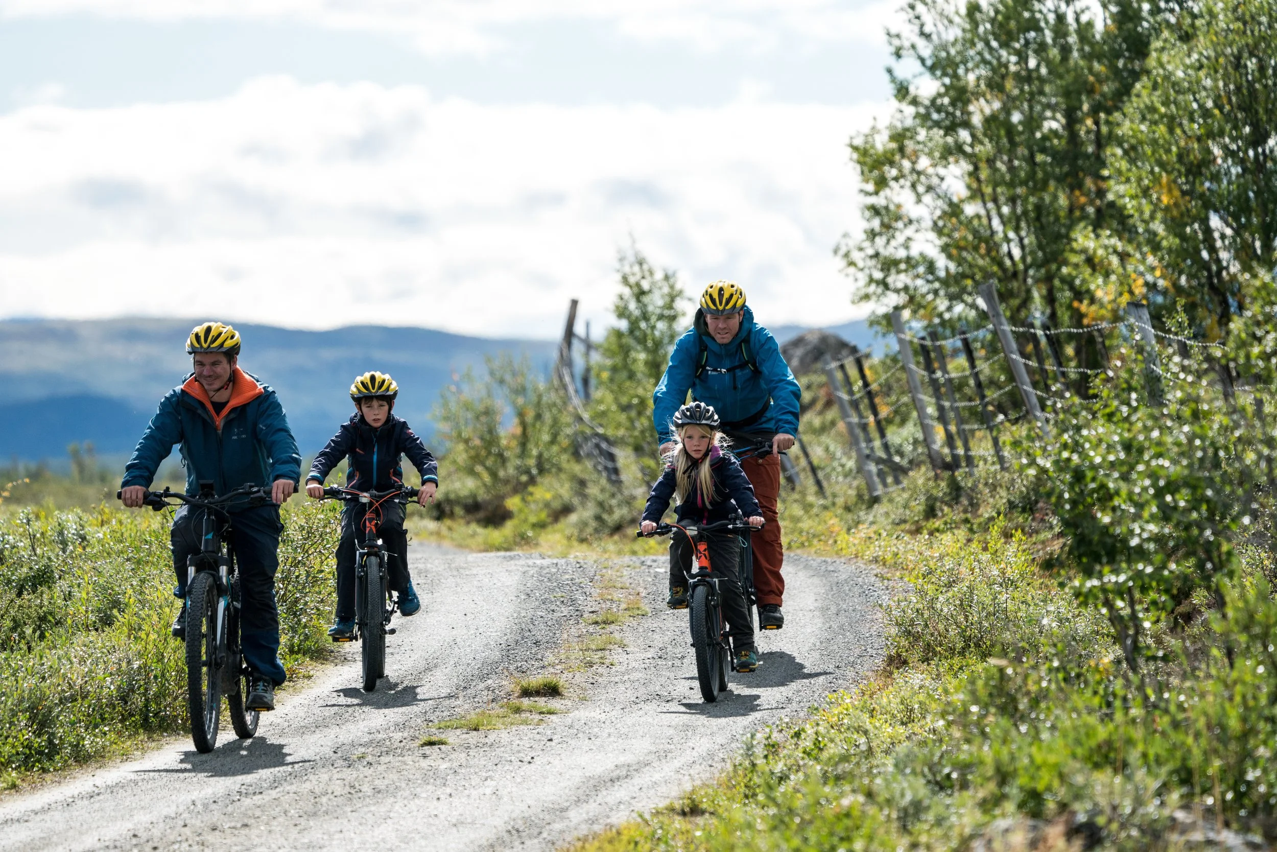 FAMILY-FRIENDLY CYCLING ROUTE NEAR HJERKINN FJELLSTUE.JPG