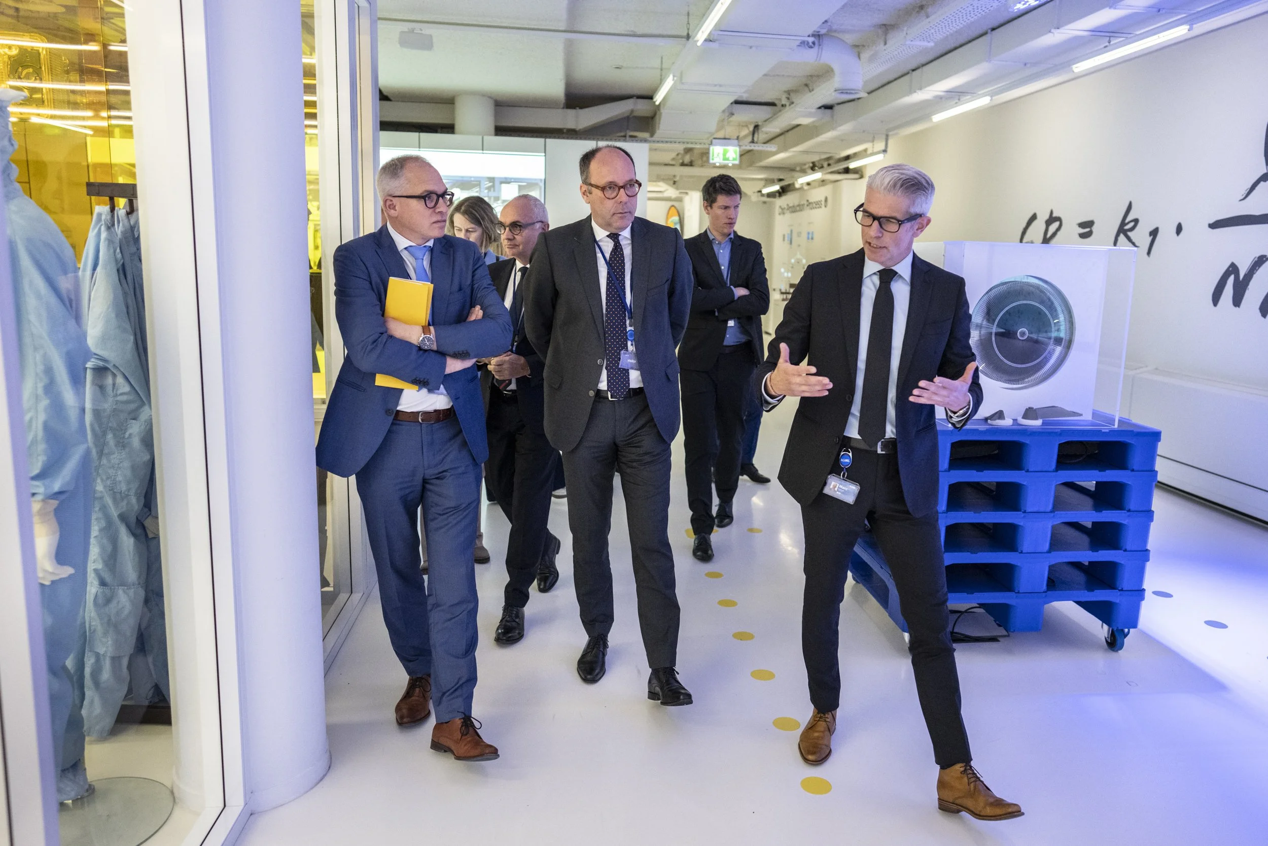 Veldhoven, 27 oktober 2025. Gedeputeerde Provincie Noord-Brabant en Minister-President Vlaamse Regering bezoeken ASML