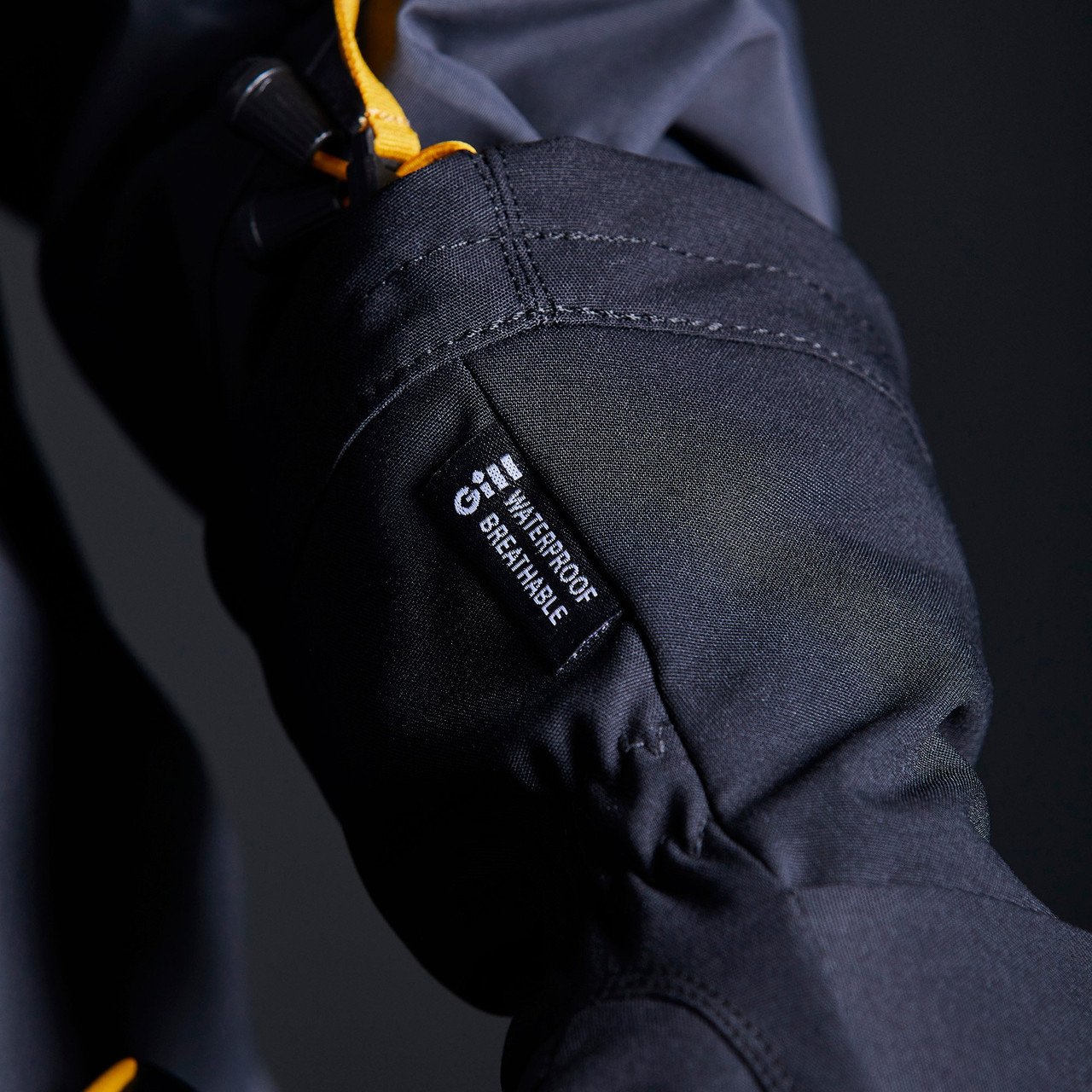 7805-BLK01-MODEL_3__86943.jpg