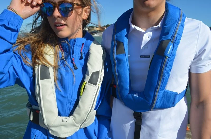 Deckvest_LITE_2.jpg