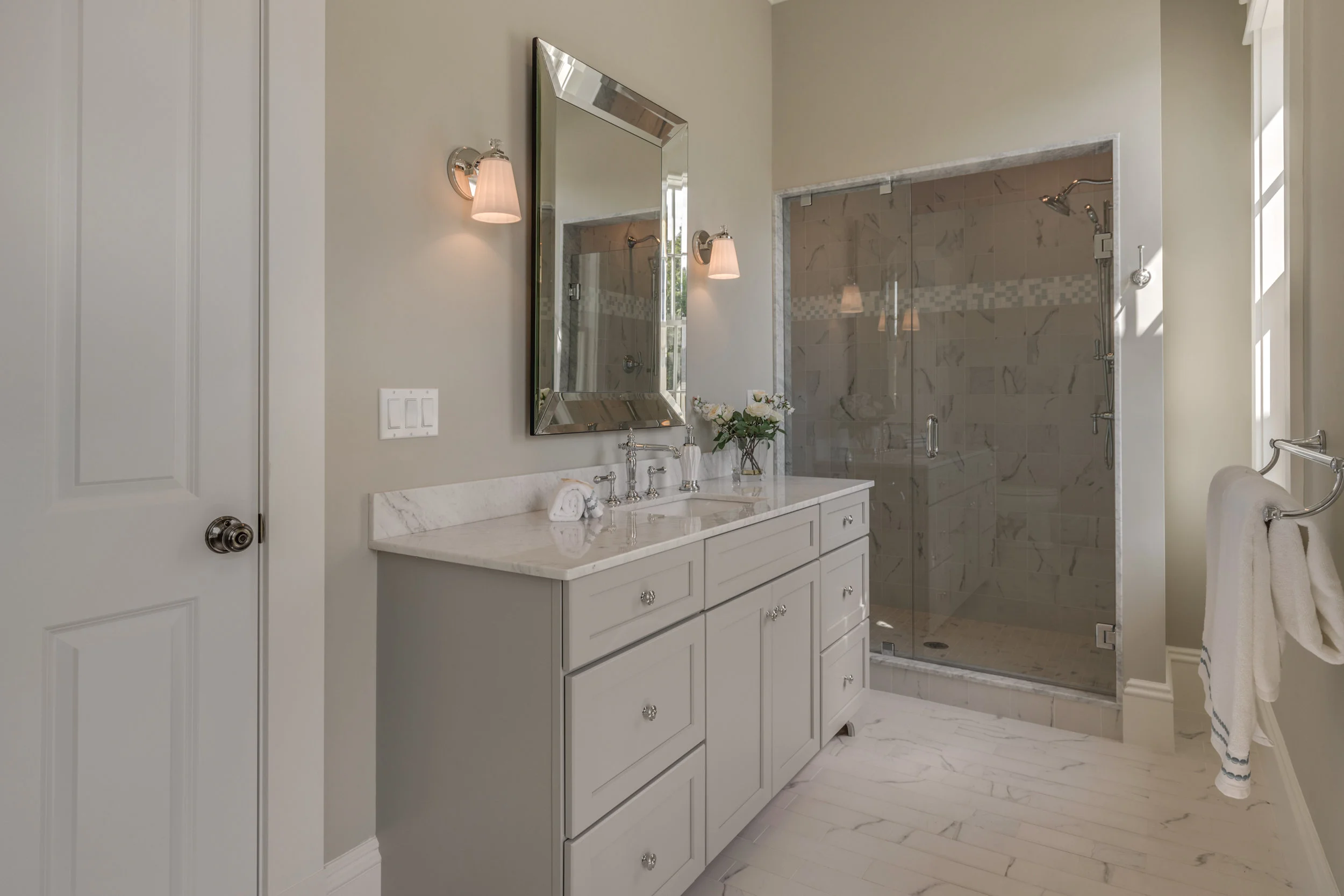 28_Bathroom1-2.jpg