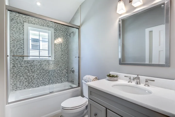 26_Bathroom3.jpg