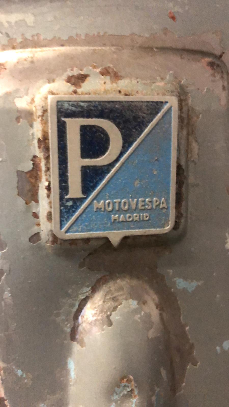 Complete with original small size Motovespa shield badge..