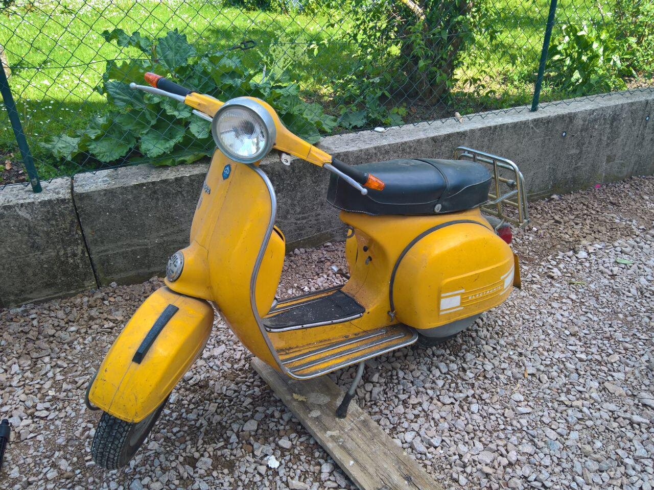 vespa rally 200