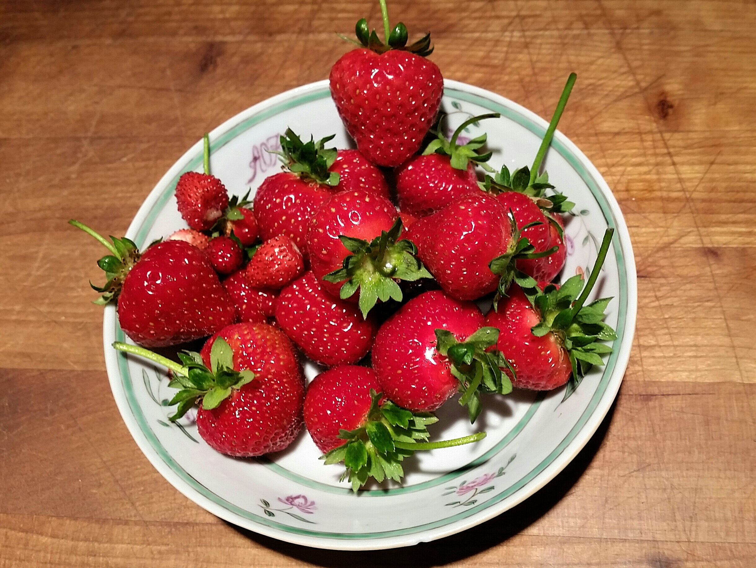 Fresh Strawberries Juice Plus.jpg