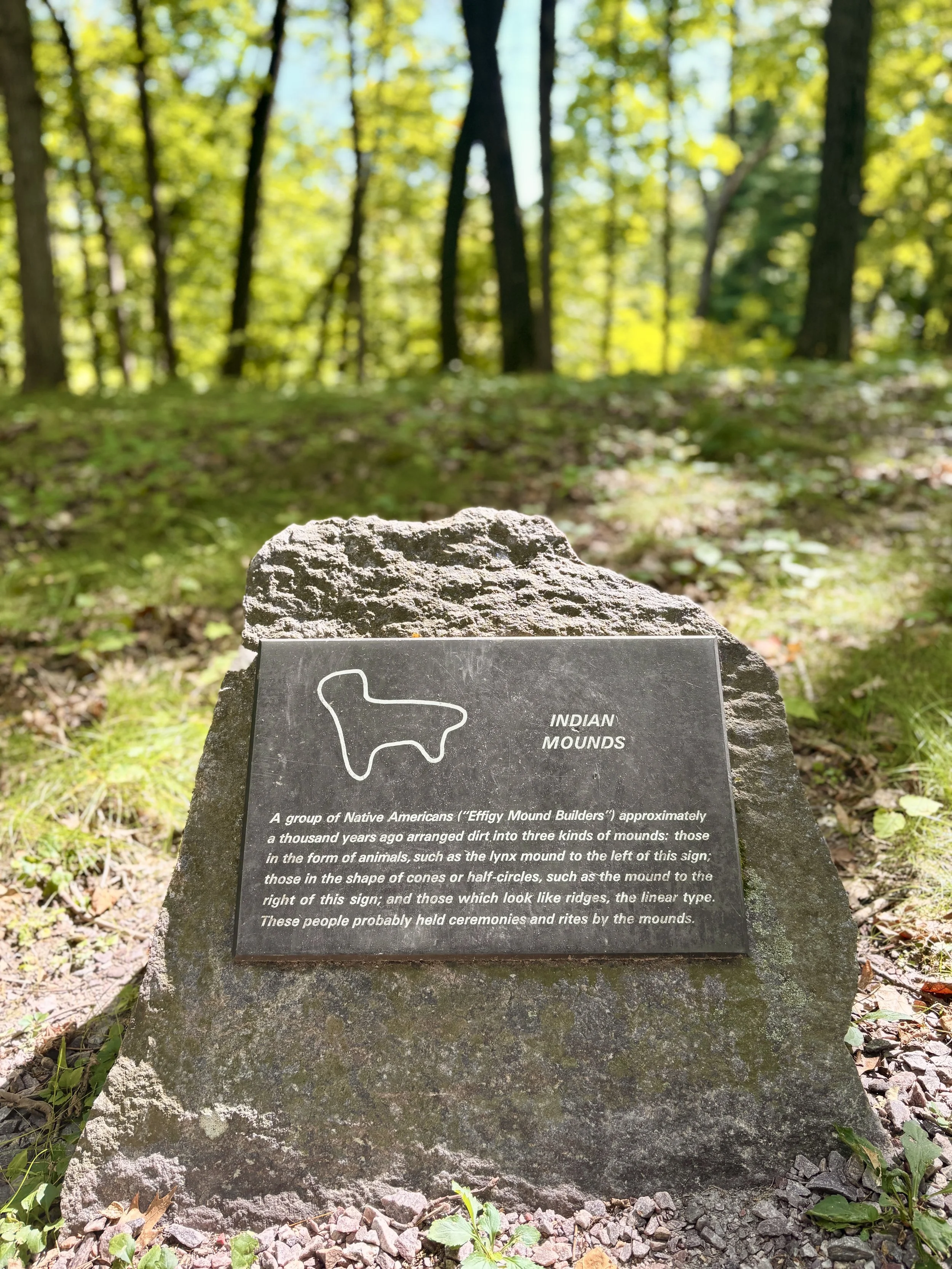 Burial Mound and Effigy Earthworks of Devil's Lake State Park