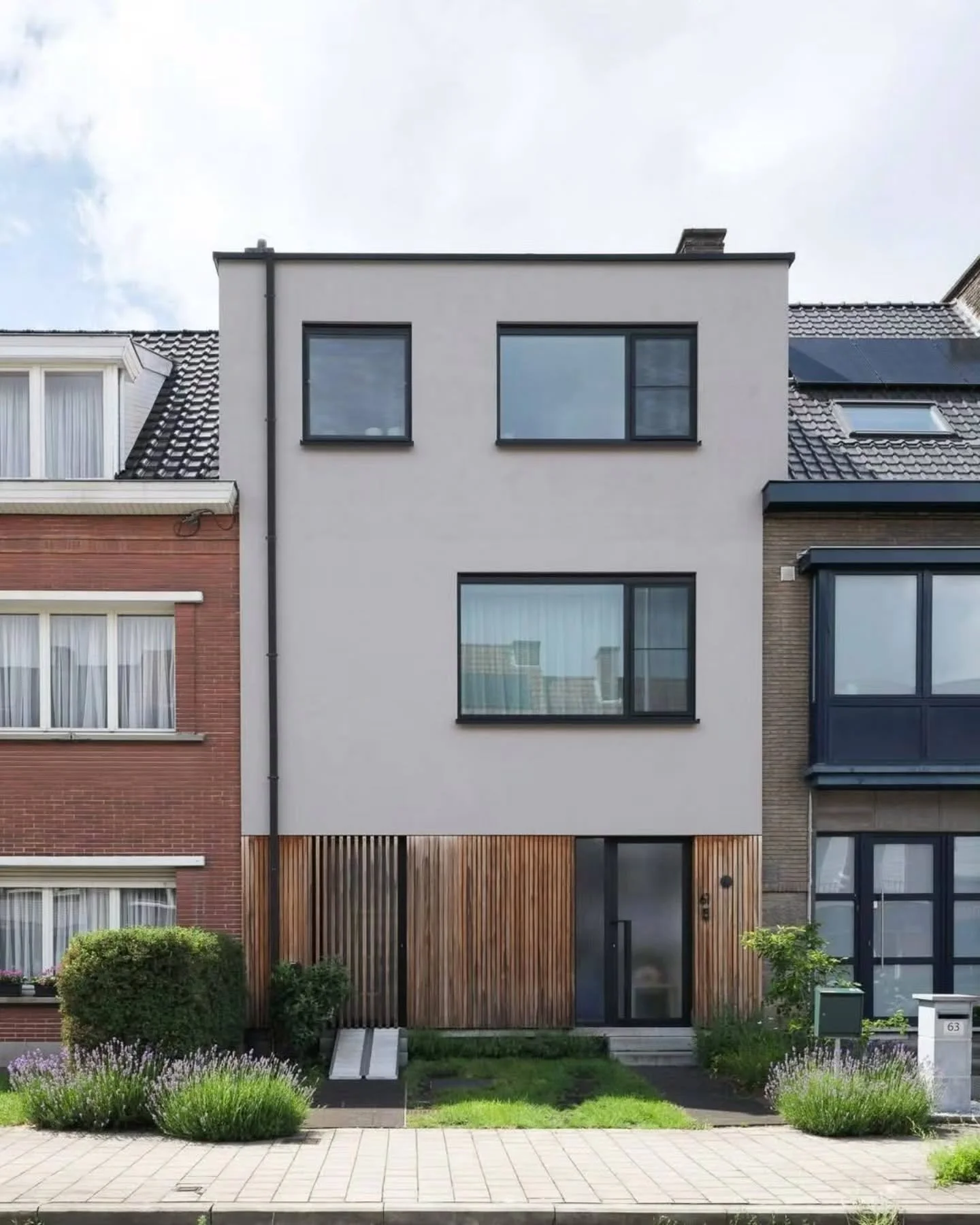 Finished Friday

2PK88 - KOGELS

​Karaktervolle en uniek gerenoveerde gezinswoning (ca. 180 m&sup2;) met onder meer vier slaapkamers, twee badkamers en een aangename tuin.
​Gelegen in een rustige straat met weinig doorgaand verkeer, op de grens van G