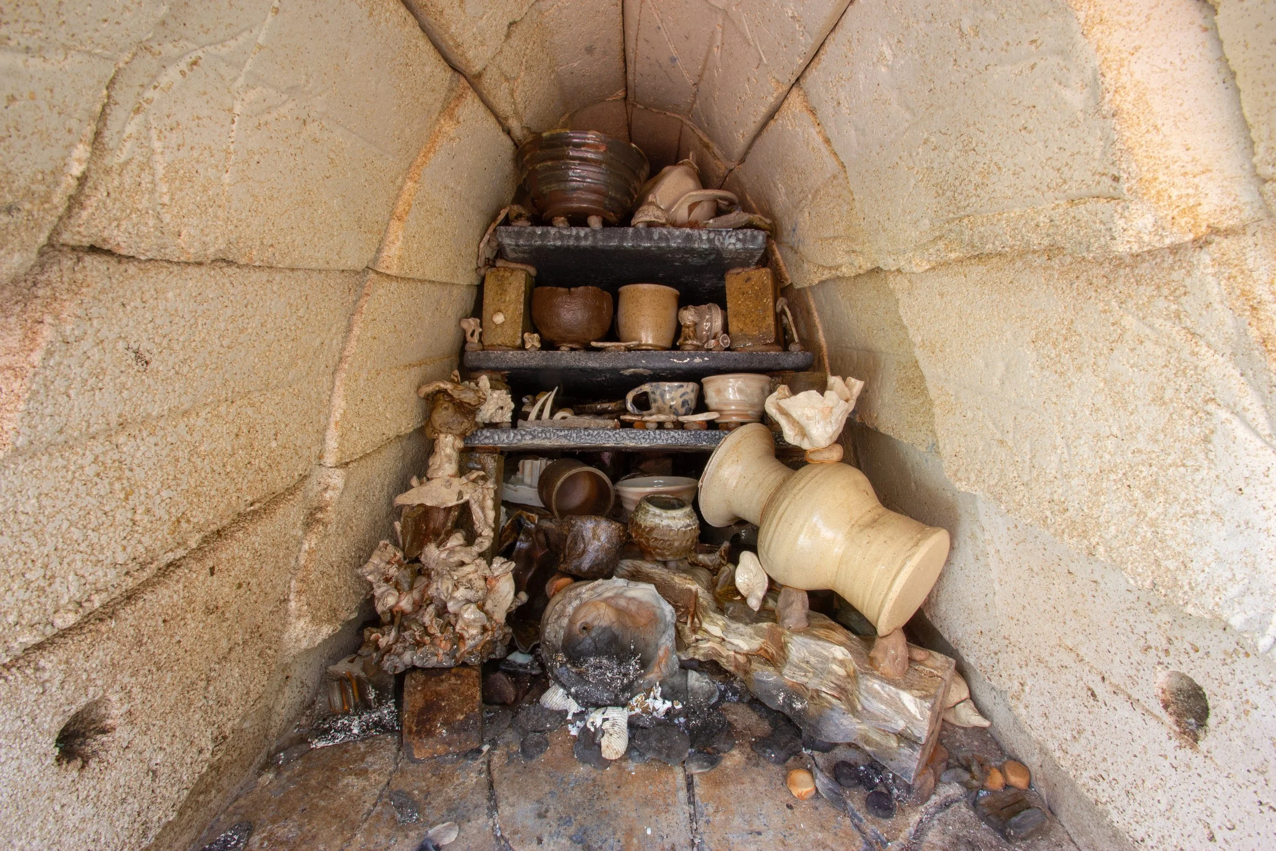  The view into the kiln before unloading after the Mobile Anagama’s last firing at Ceramics School. 2024 
