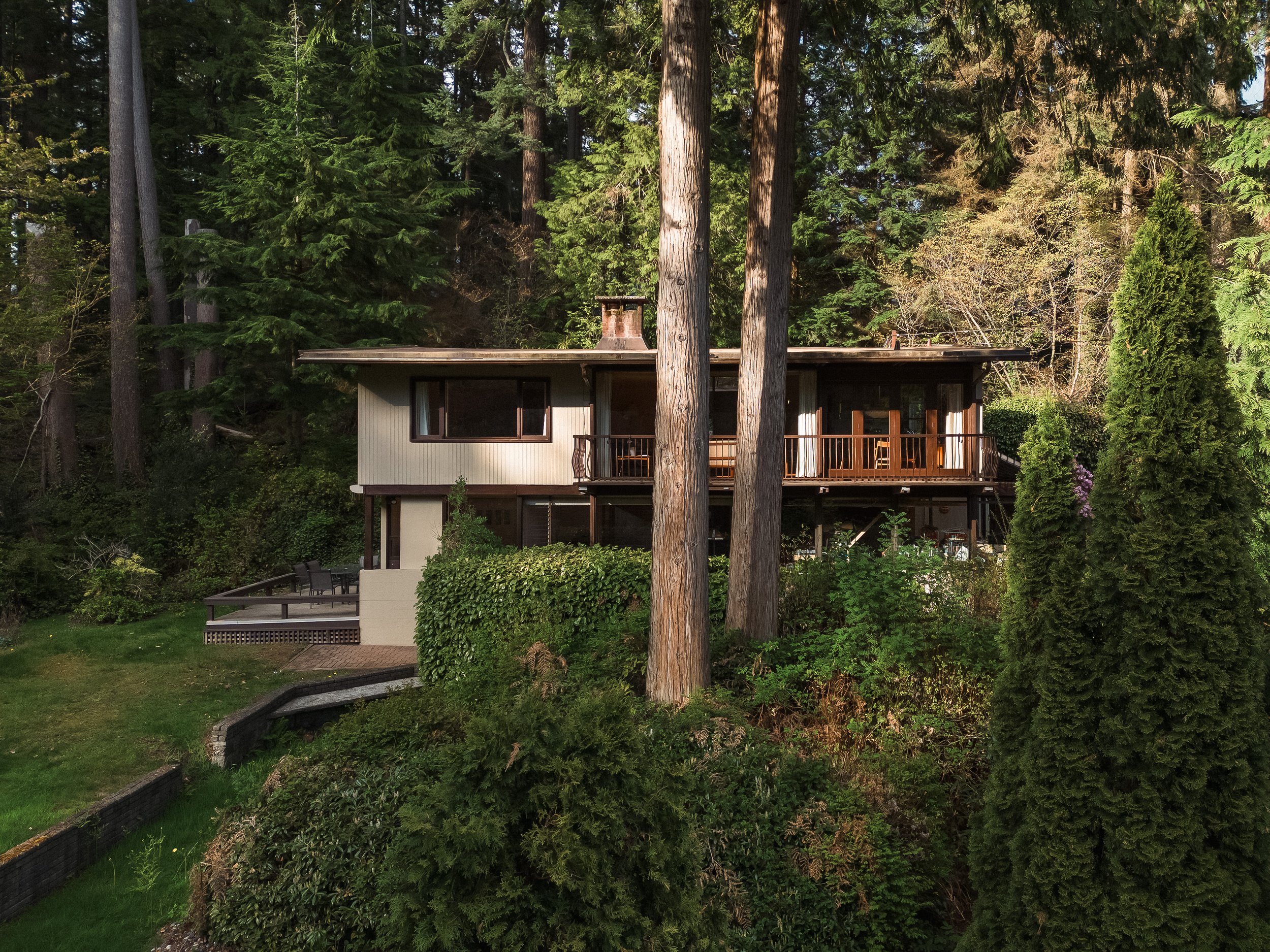 4249-Capilano-Rd-North-Vancouver-TWSC-097.jpg