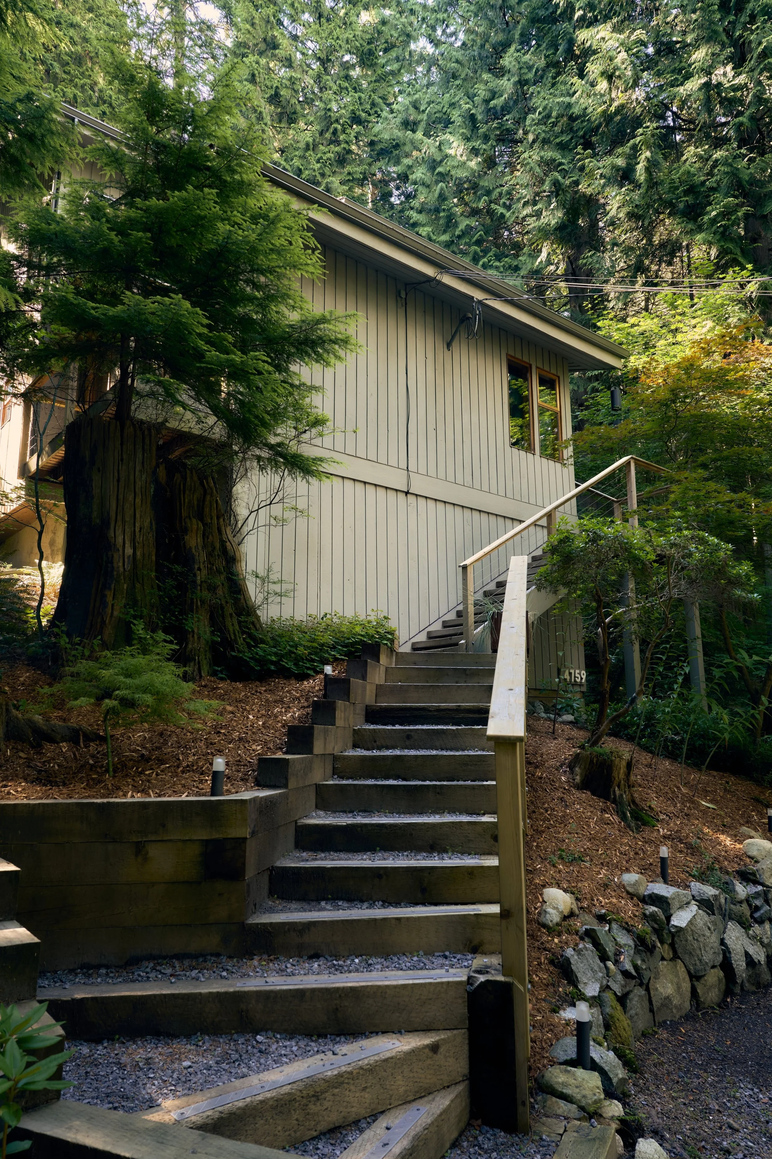 HiddenHouse8874.jpg