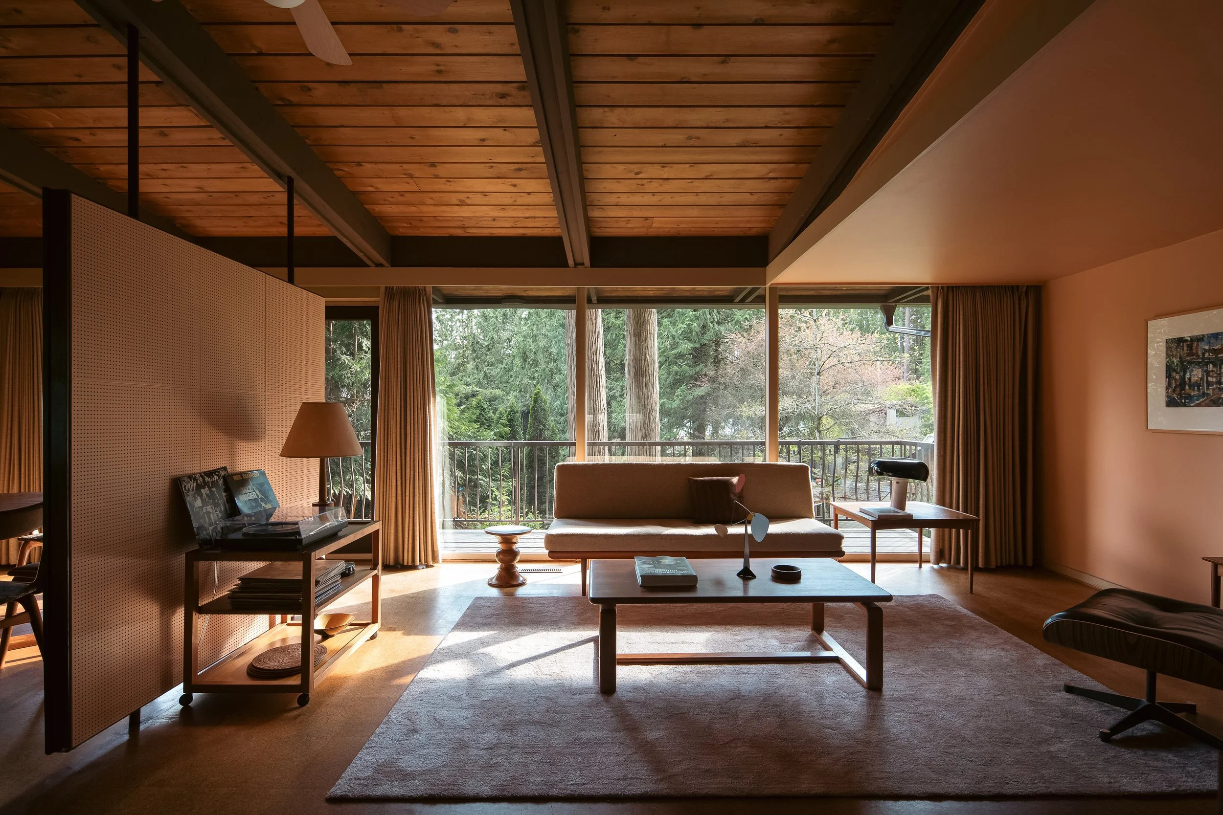 4249-Capilano-Rd-North-Vancouver-TWSC-053.jpg