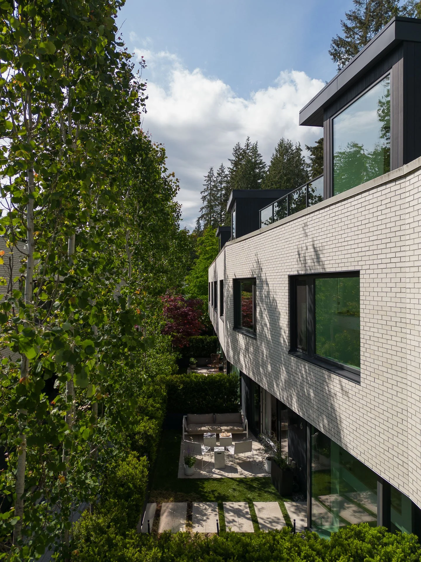 6-3730-Edgemont-Blvd-North-Vancouver-TWSC-113s.jpg