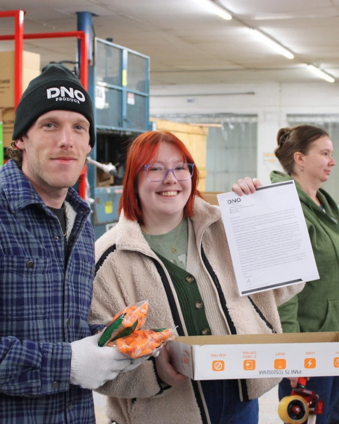 Last week, several office staff packed Thanksgiving dinner boxes for their FRESHEALTH and DNO associates. Together, they packed a couple of hundred boxes, each complete with their own potatoes, cucumbers, carrots, celery, turkey, and a note from DNO 