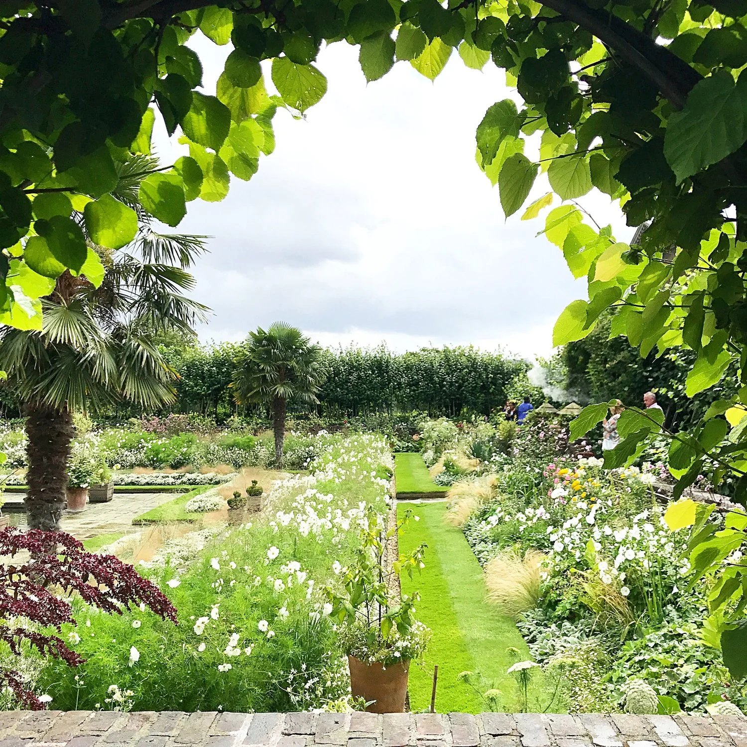 A Walk From South Kensington to Buckingham Palace