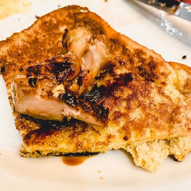 Move over, avocado toast. Last night I fell in love with the taste of foie gras + brioche French toast with a drizzle of balsamico courtesy of @mrgetloosedrums. I was too wrapped up in this experience to take a better photo but trust me on this one. 