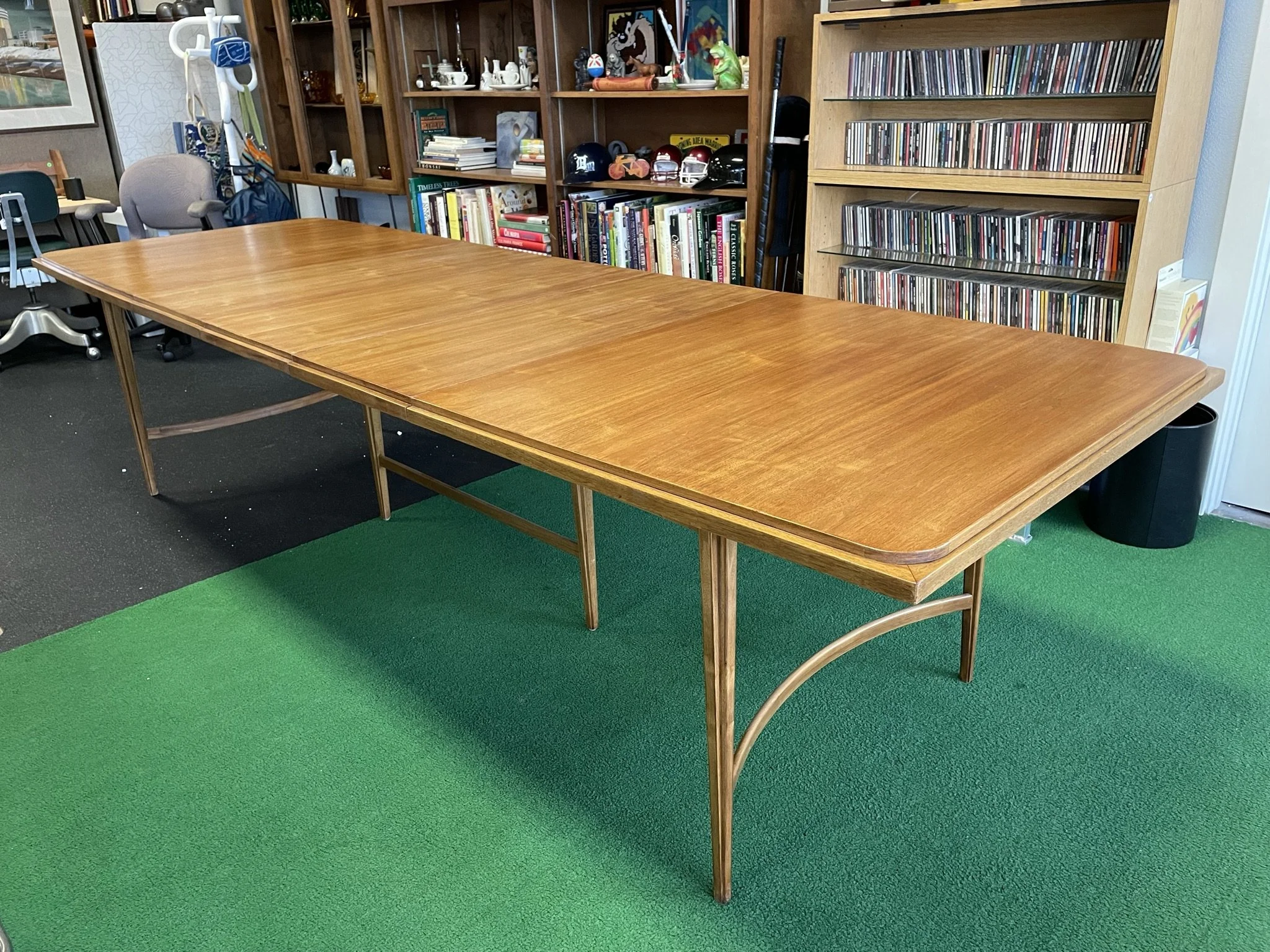 T.H. Robs JohnGibbings designer for Expandable Dining Room