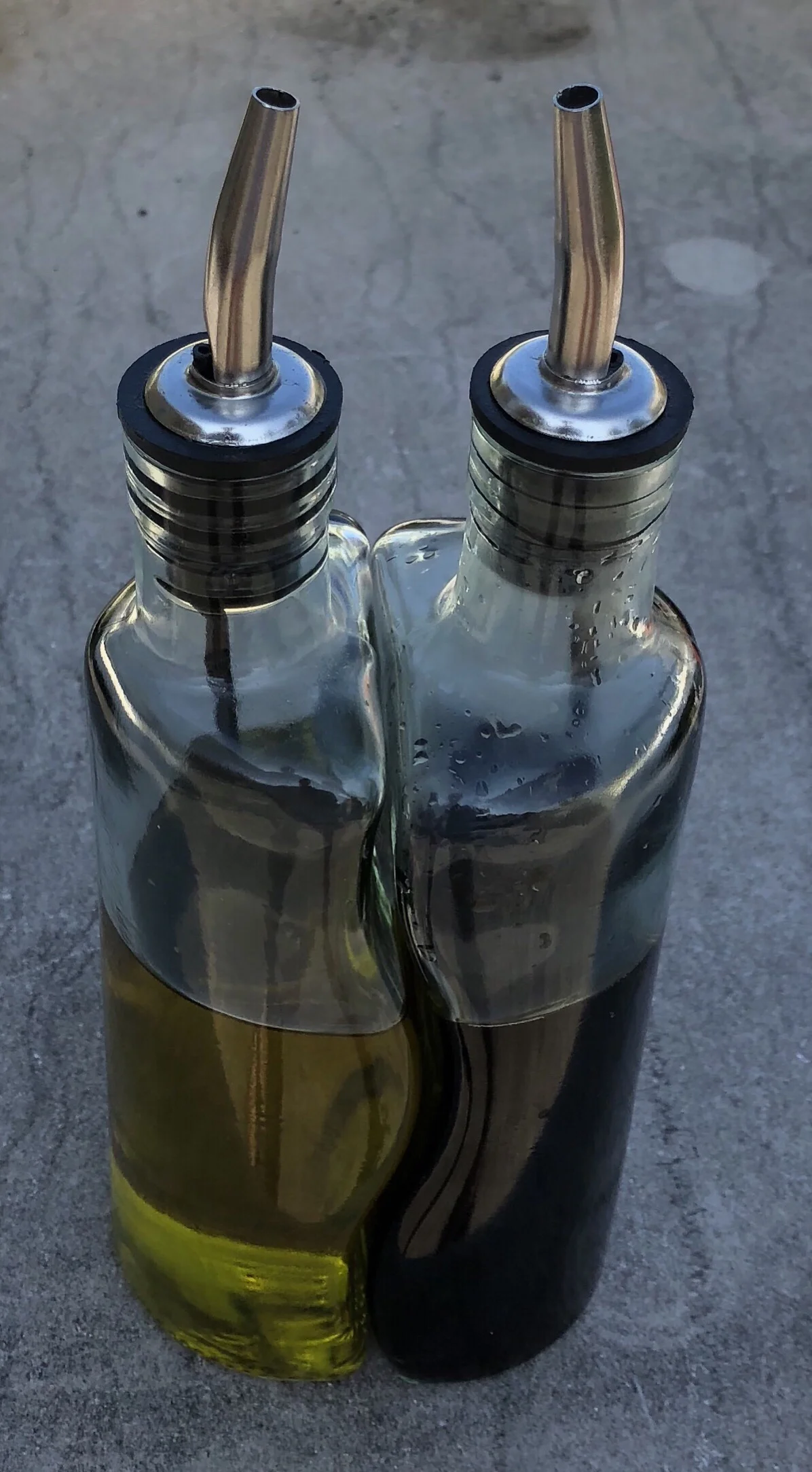 Pourer Cork With Cap For Bottles - Leak-Proof For Oil, Vinegar, Wine, Spirits