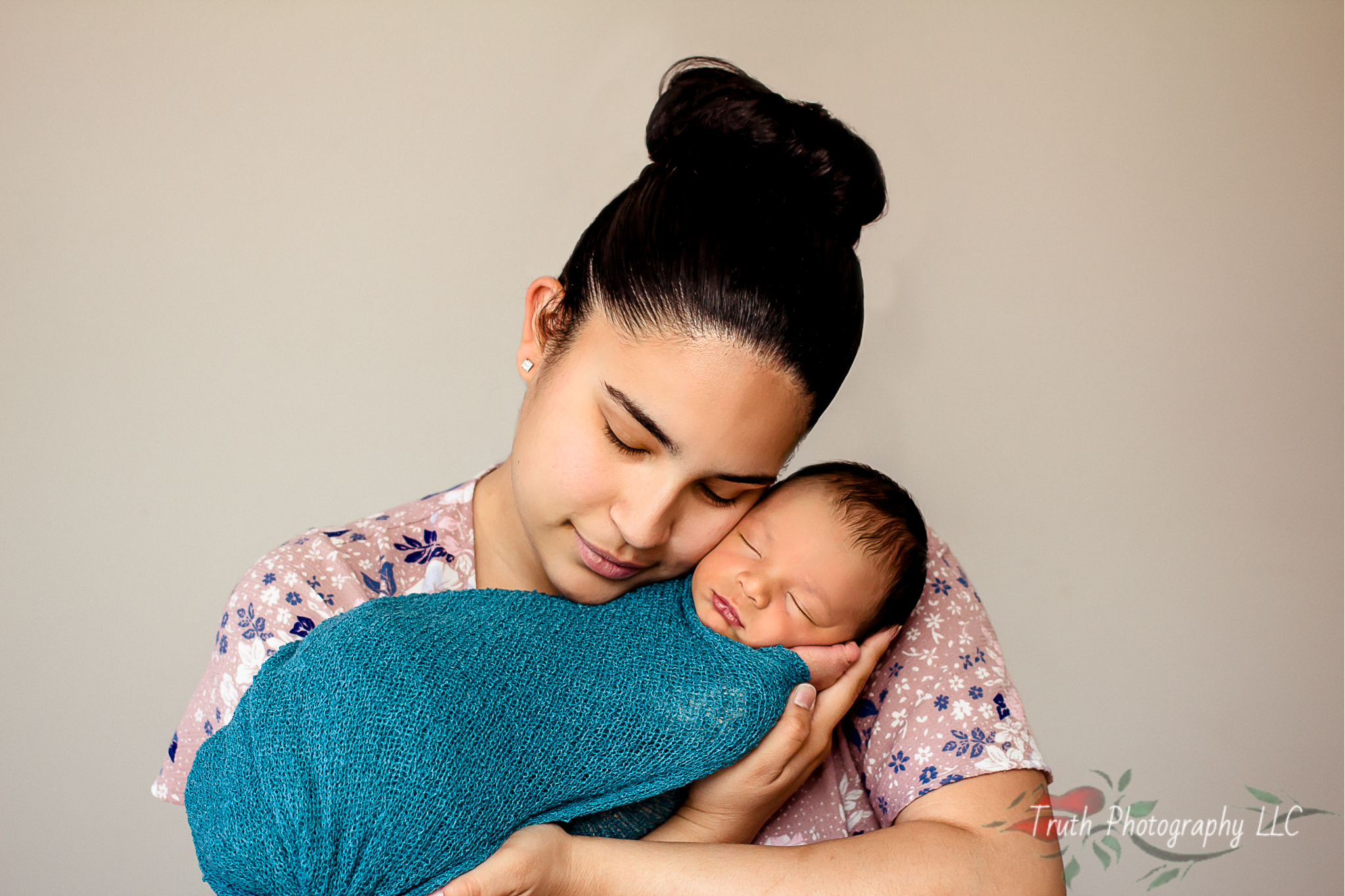 Truth-Photography-Broomfield-newborn-photo.jpg