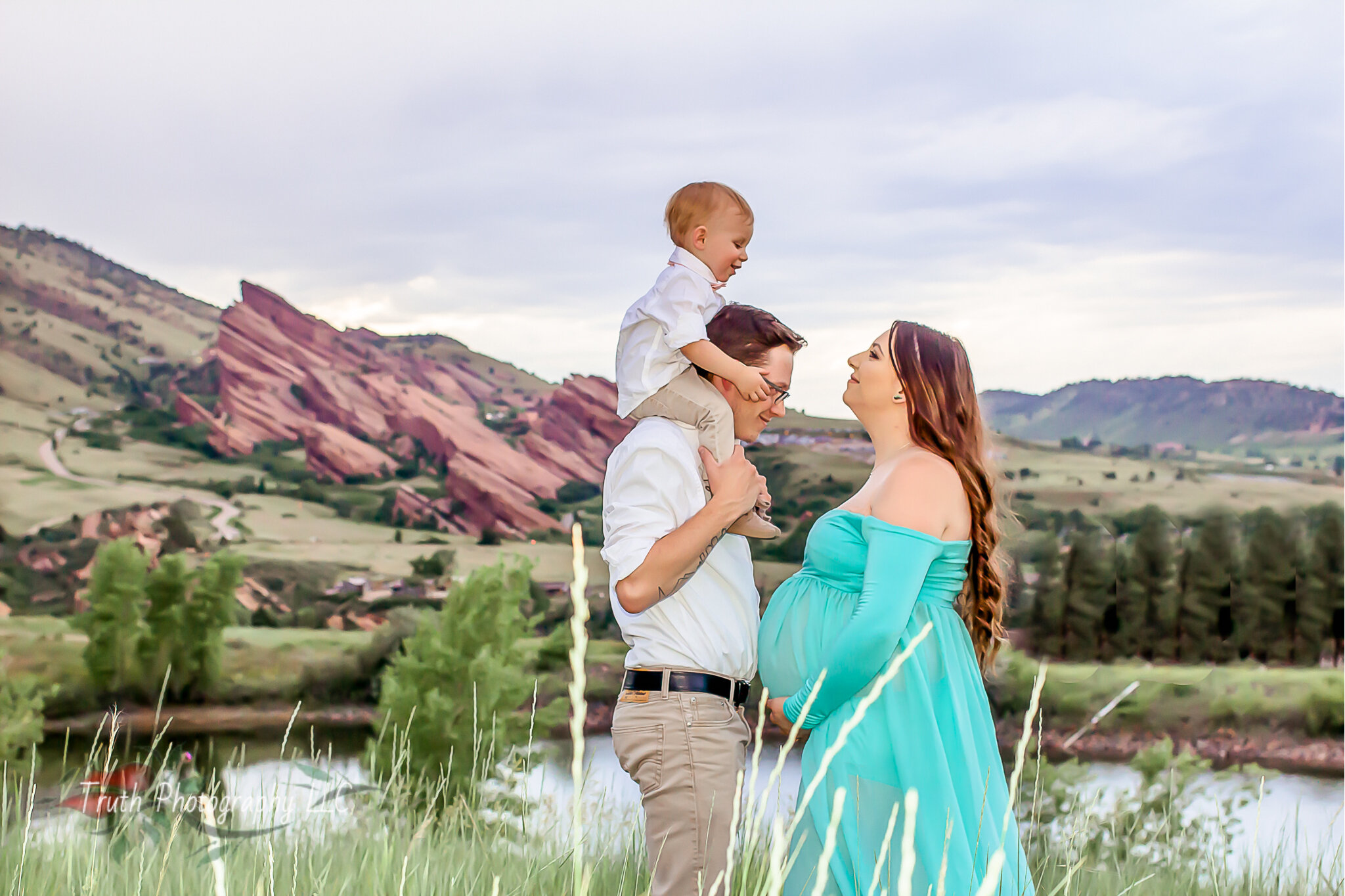 Truth-Photography-Red-Rocks-Maternity-photography.jpg