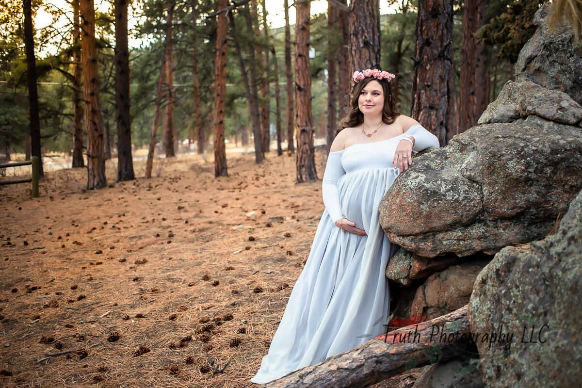 Evergreen-CO-maternity-photography-1001.jpg