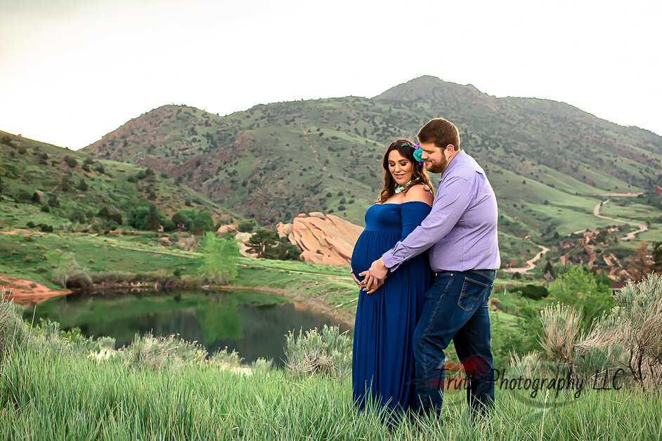 Truth-photography-maternity-session-red-rocks-1011.jpg
