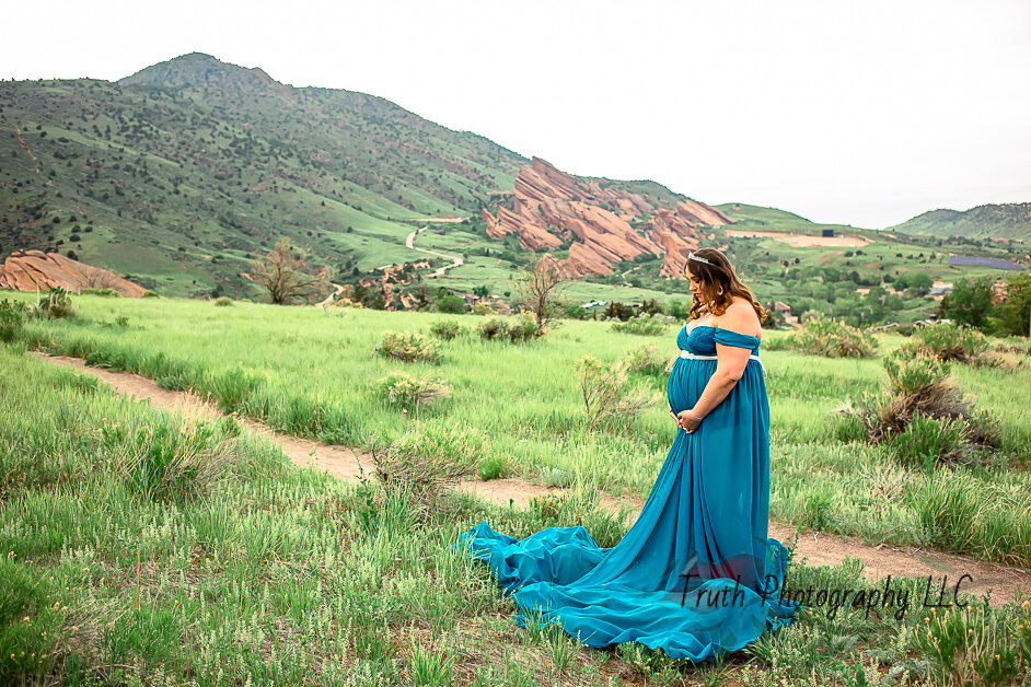 Truth-photography-maternity-session-red-rocks-1002.jpg