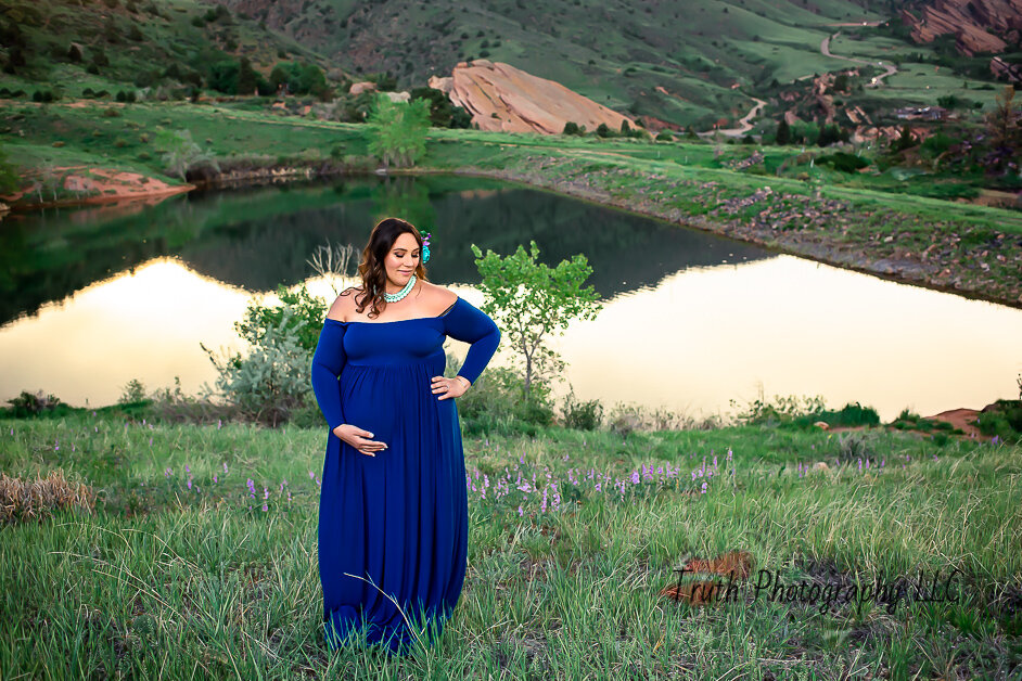 Truth-photography-maternity-session-red-rocks-1019.jpg