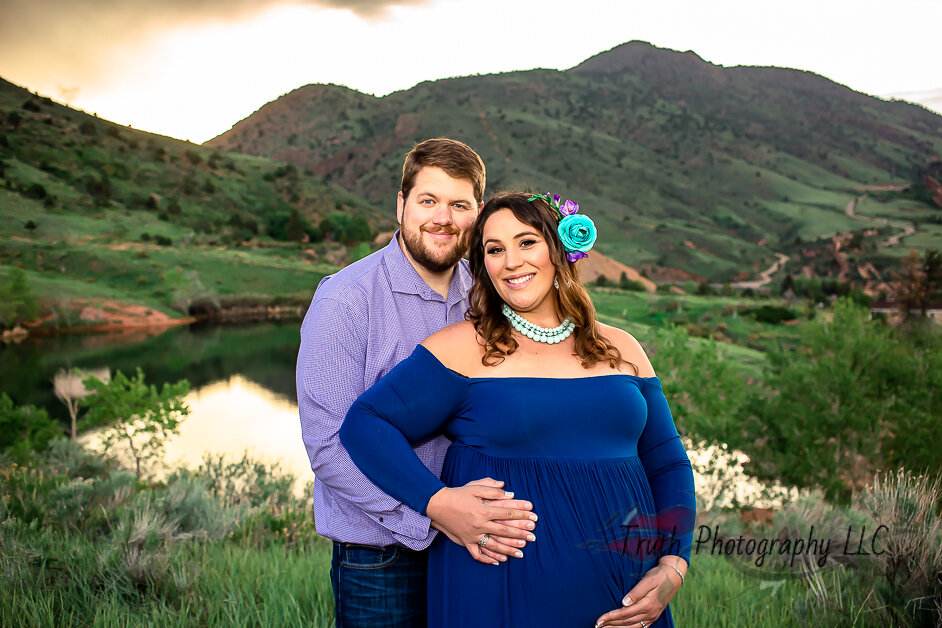 Truth-photography-maternity-session-red-rocks-1017.jpg