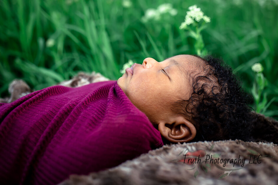 Truth-Photography-Outdoor-newborn-session-1002.jpg