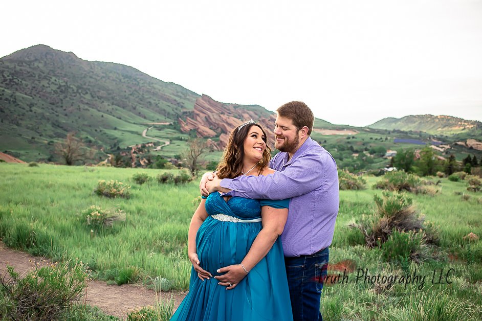 Truth-photography-maternity-session-red-rocks-1005.jpg