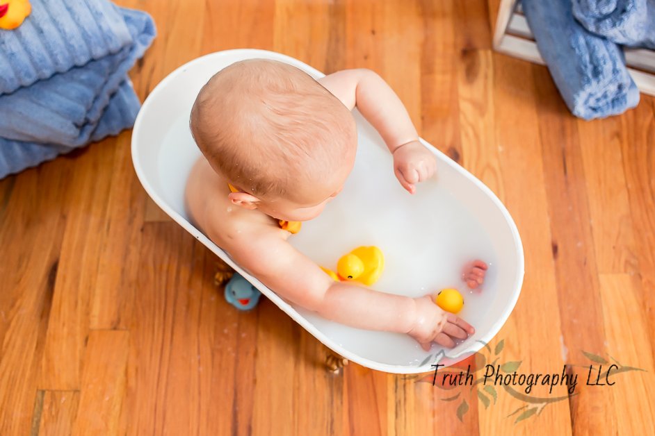 Truth-Photography-baby-duckie-bath-1009.jpg