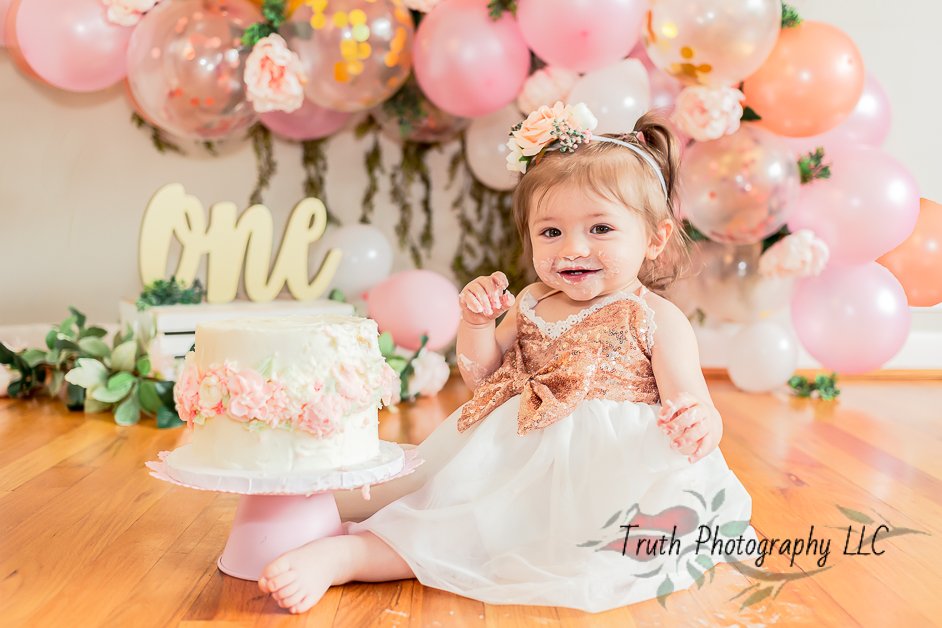 Lily Cakes - 1st birthday floral smash cake! | Facebook
