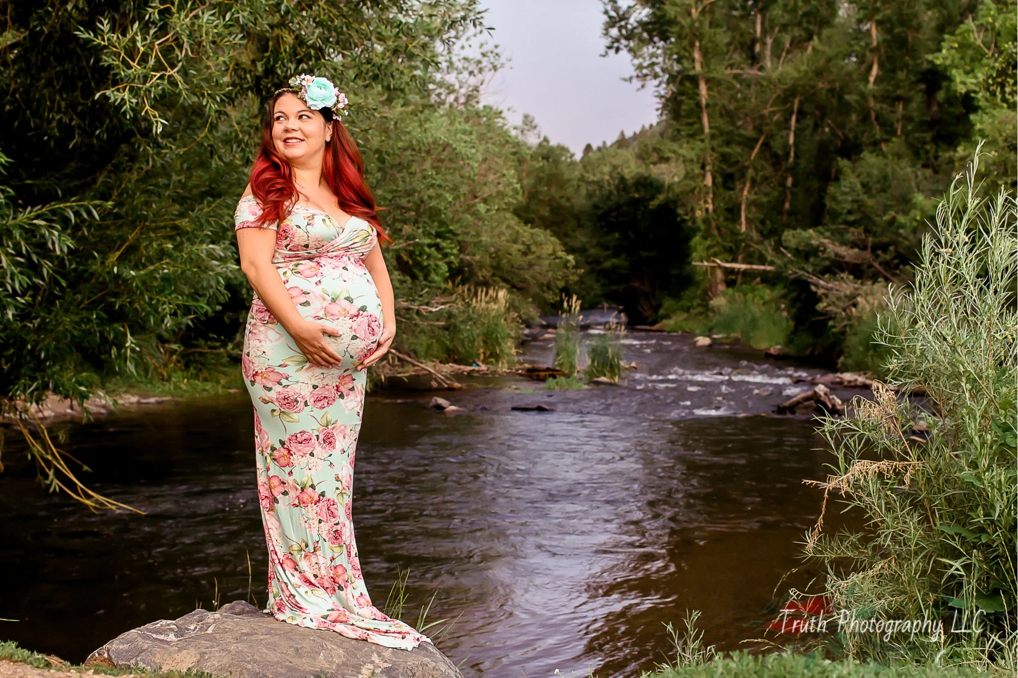 Colorado mountain maternity shoot