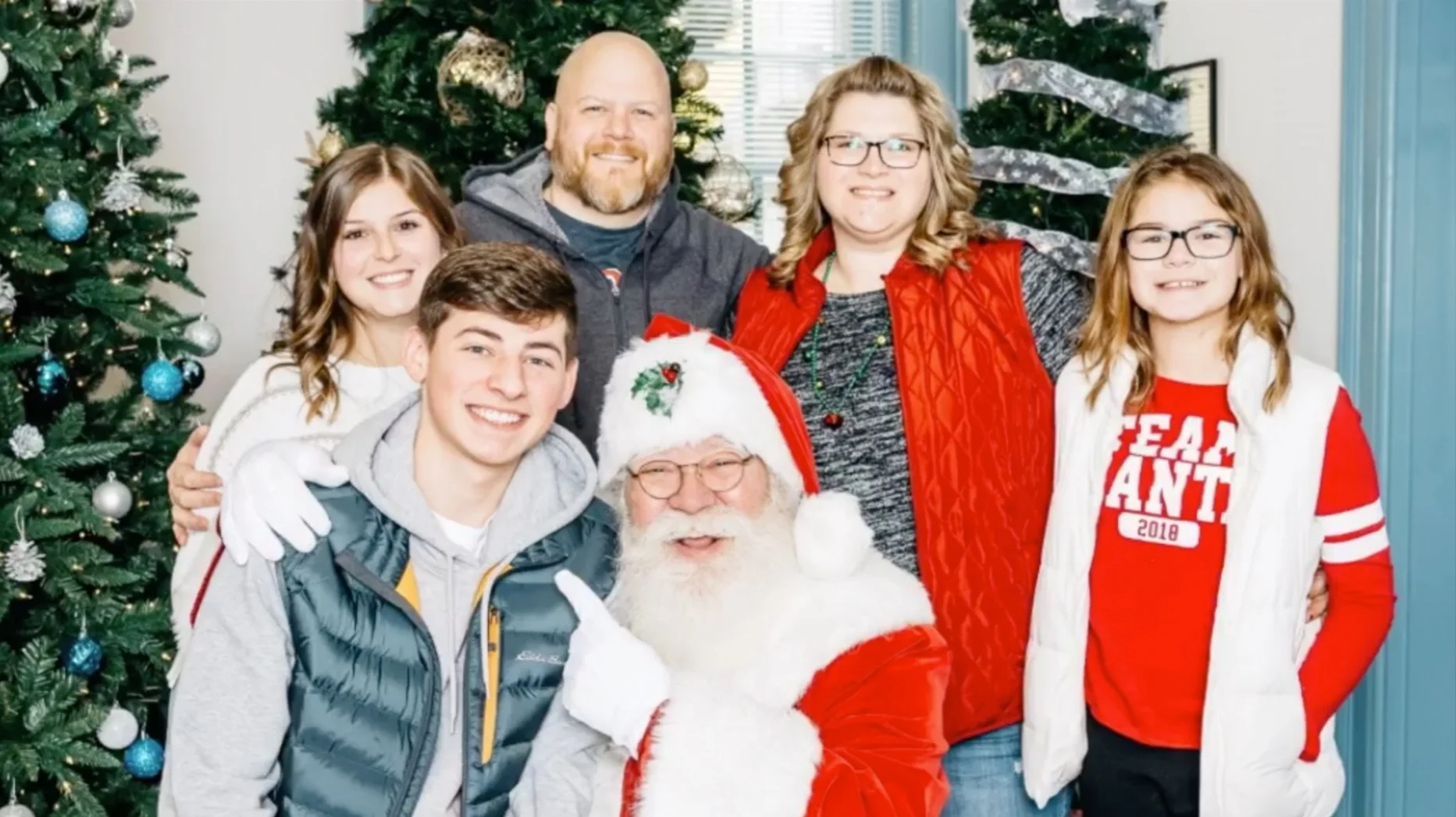 Santa came to RiverHills Bank!