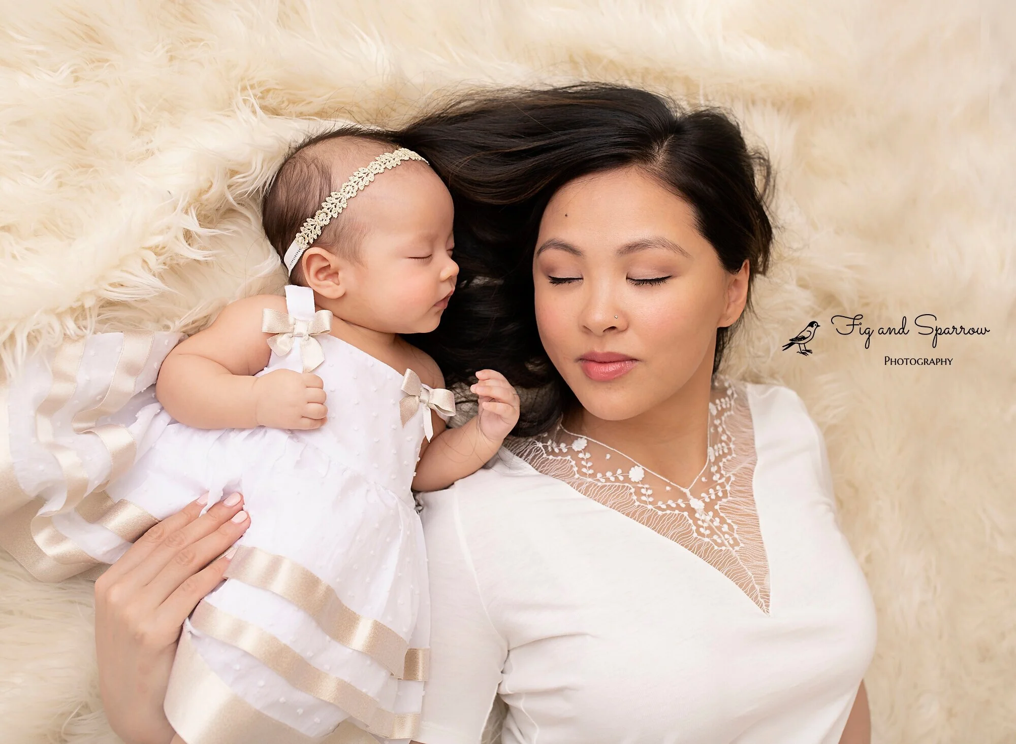 mother-daughter-peacful-newborn.jpg