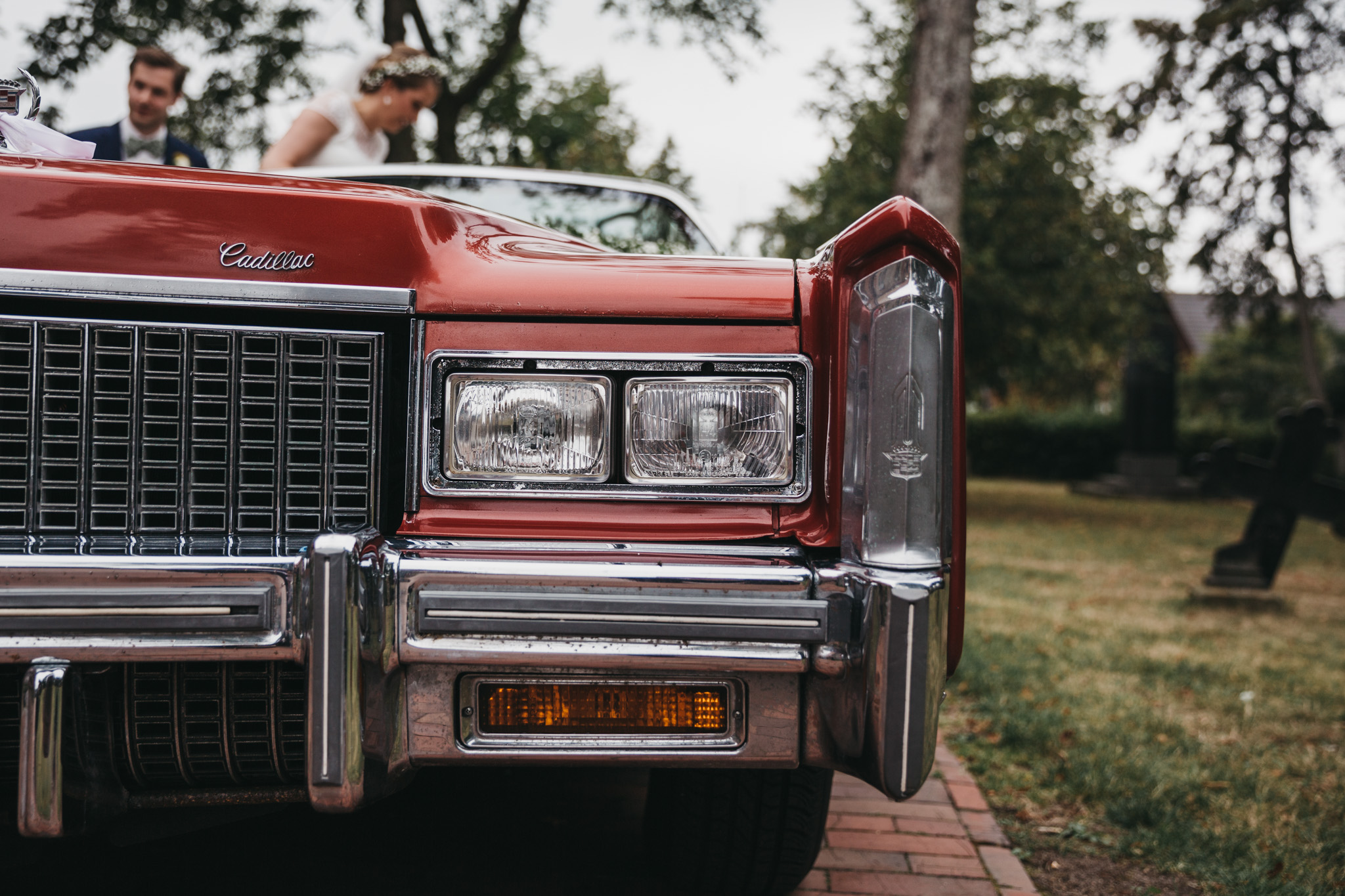 hochzeit-haus-schnede-lueneburger-heide-hamburg-red-cadillac-karol-and-jens_121.jpg