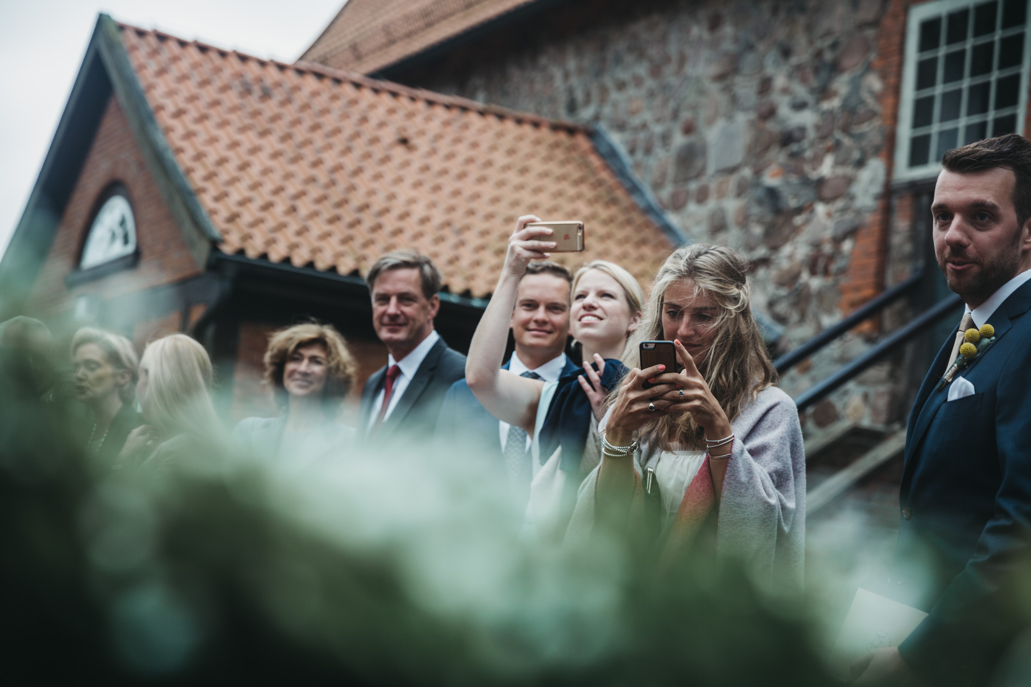 hochzeit-haus-schnede-lueneburger-heide-hamburg-red-cadillac-karol-and-jens_123.jpg