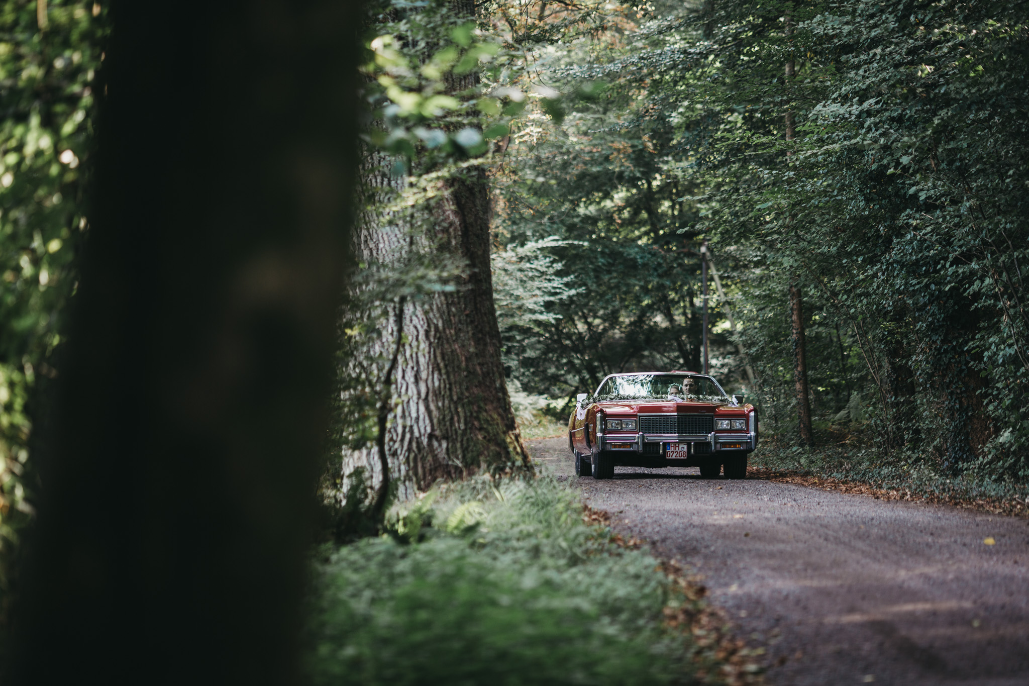 hochzeit-haus-schnede-lueneburger-heide-hamburg-red-cadillac-karol-and-jens_138.jpg