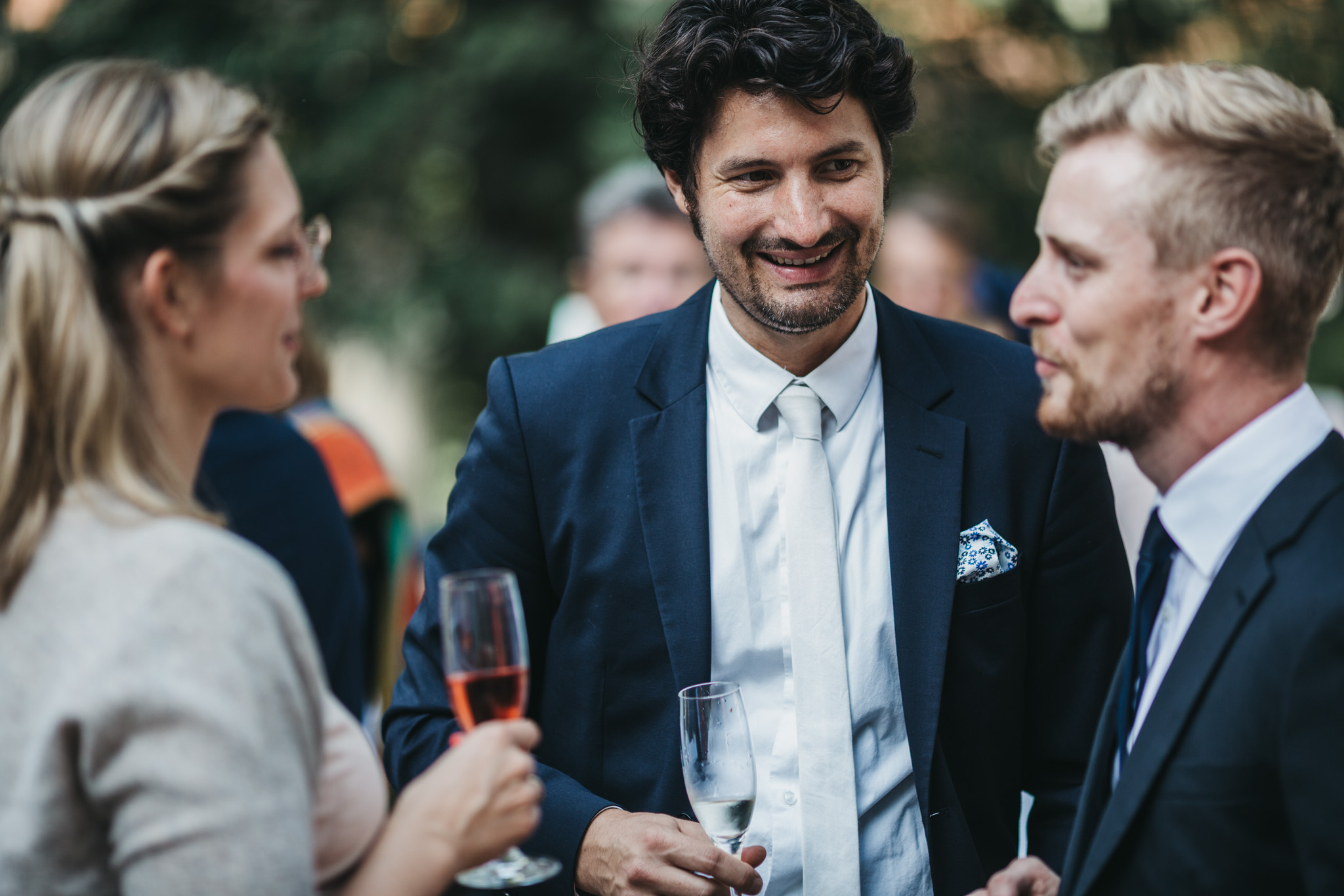 hochzeit-haus-schnede-lueneburger-heide-hamburg-red-cadillac-karol-and-jens_155.jpg