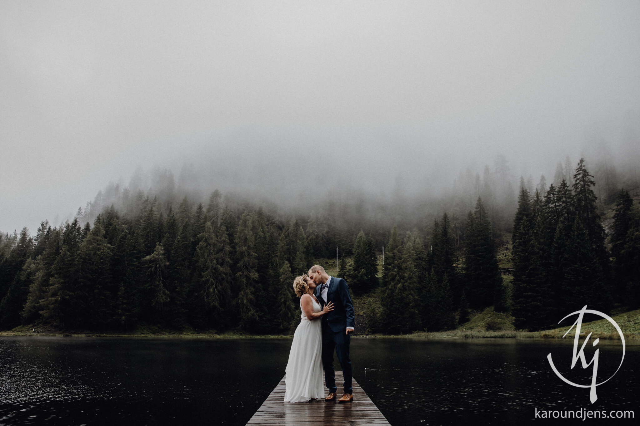 Heiraten-in-den-Bergen-Hochzeit-in-den-Bergen-hochzeitsfotograf-schweiz-karo-und-jens-jens-wenzel-karolin-schell_100_JW_43270.jpg