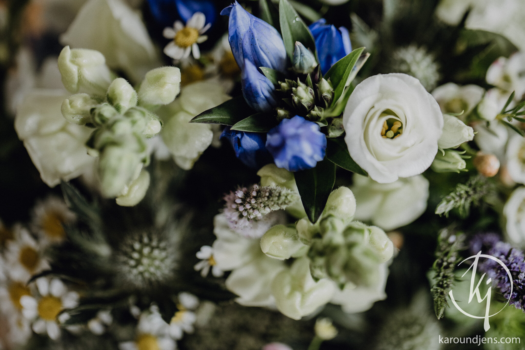 Heiraten-in-den-Bergen-Hochzeit-in-den-Bergen-hochzeitsfotograf-schweiz-karo-und-jens-jens-wenzel-karolin-schell_103_4R4A4102.jpg