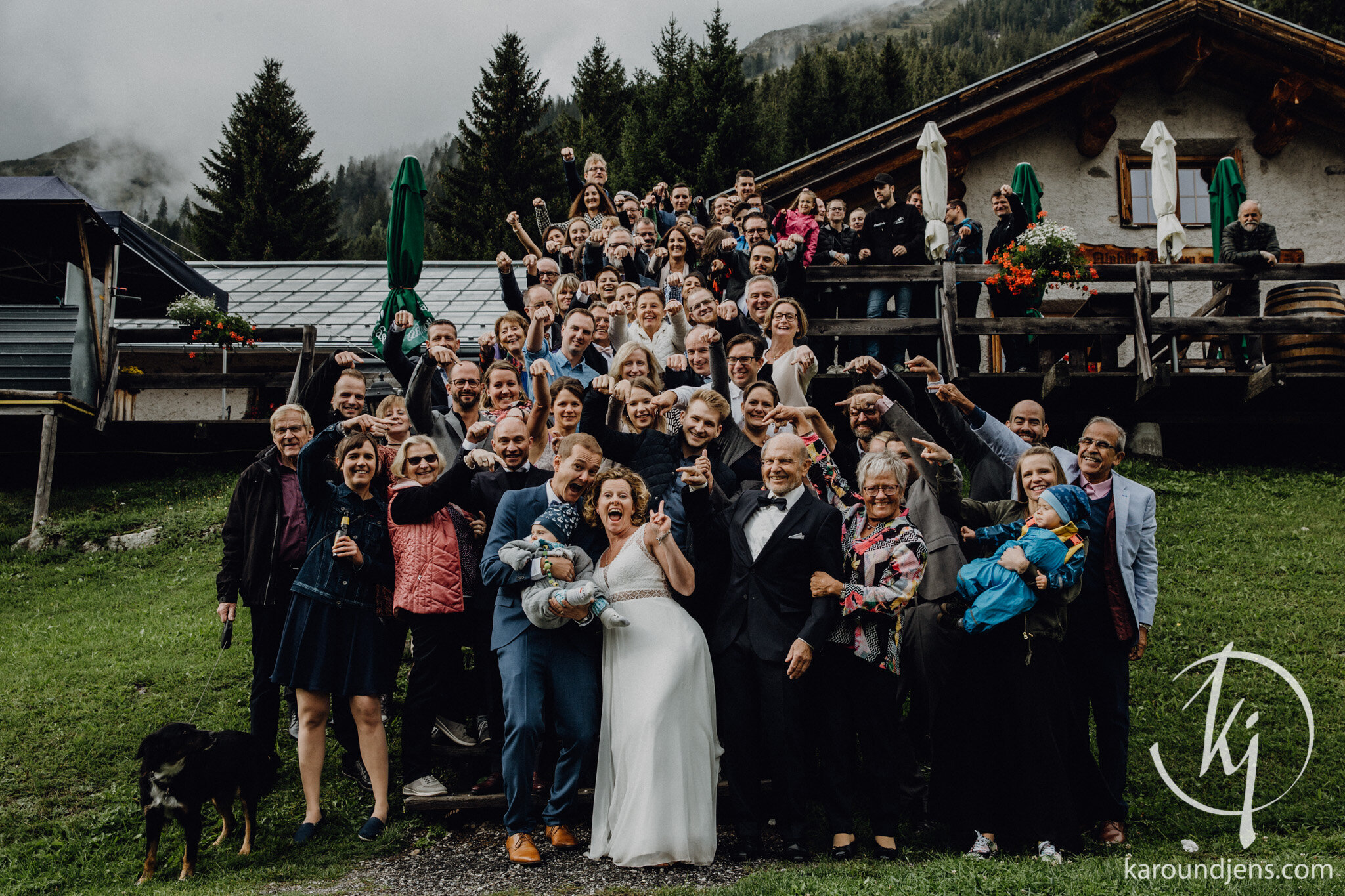Heiraten-in-den-Bergen-Hochzeit-in-den-Bergen-hochzeitsfotograf-schweiz-karo-und-jens-jens-wenzel-karolin-schell_164_JW_31984.jpg