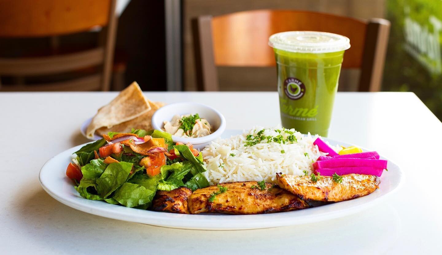 Chicken Filet Plate &amp; Kale Juice. We&rsquo;re eating good today 😩🤝