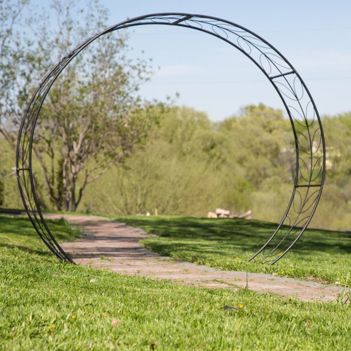 Metal arch.moon.jpg