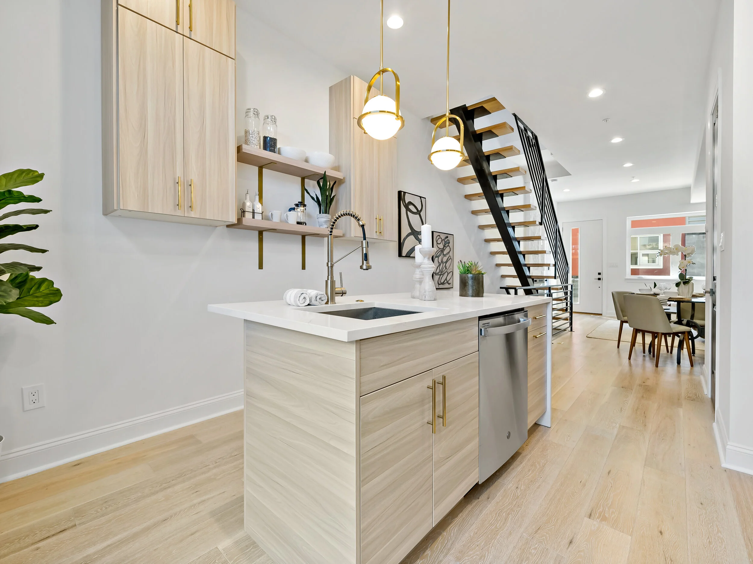 2149 Cross St-15.jpg