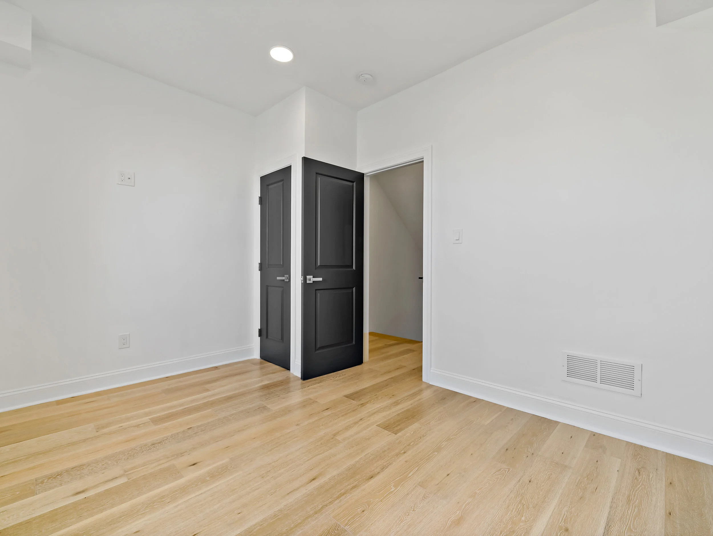 2149 Cross St-20.jpg