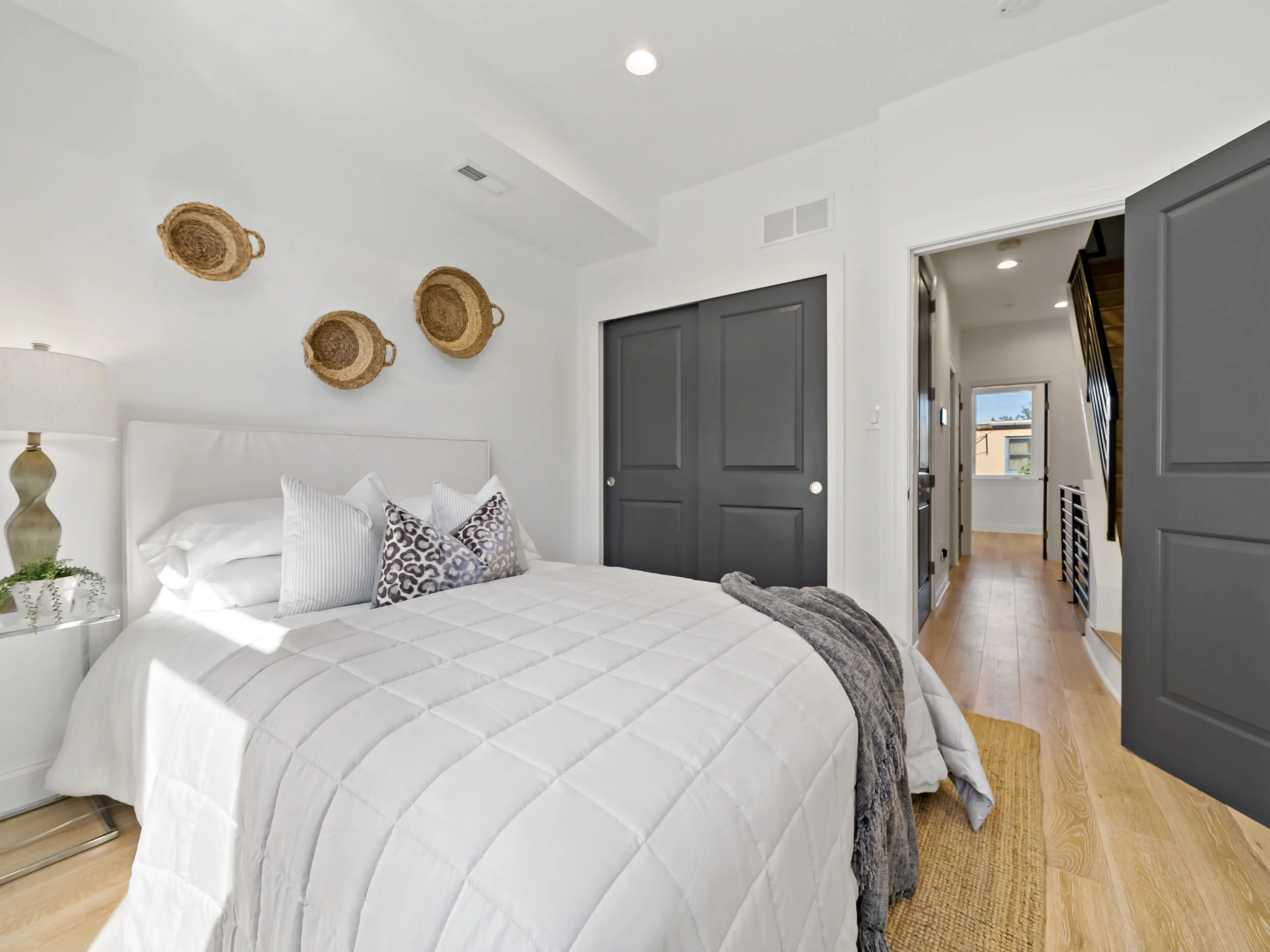 2149 Cross St-27.jpg