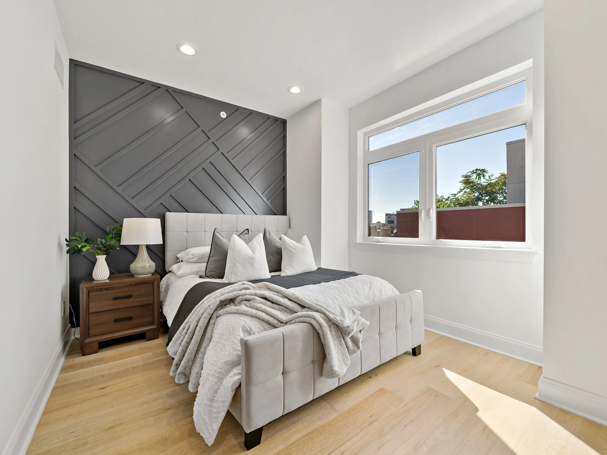 2149 Cross St-29.jpg