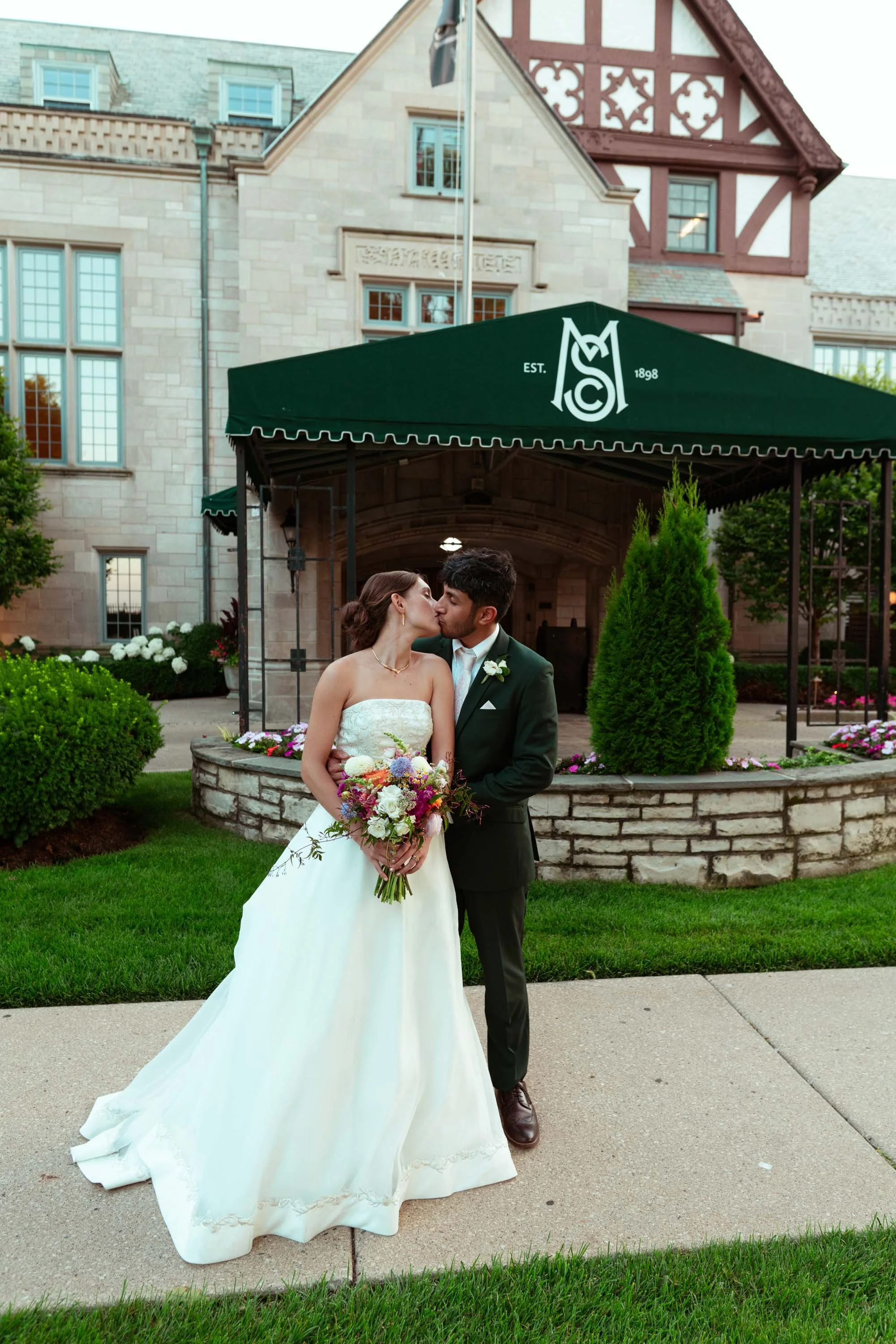 250711_Senen_Sophia_BahaiTemple_MichiganShoresClub_Website_Social283.jpg
